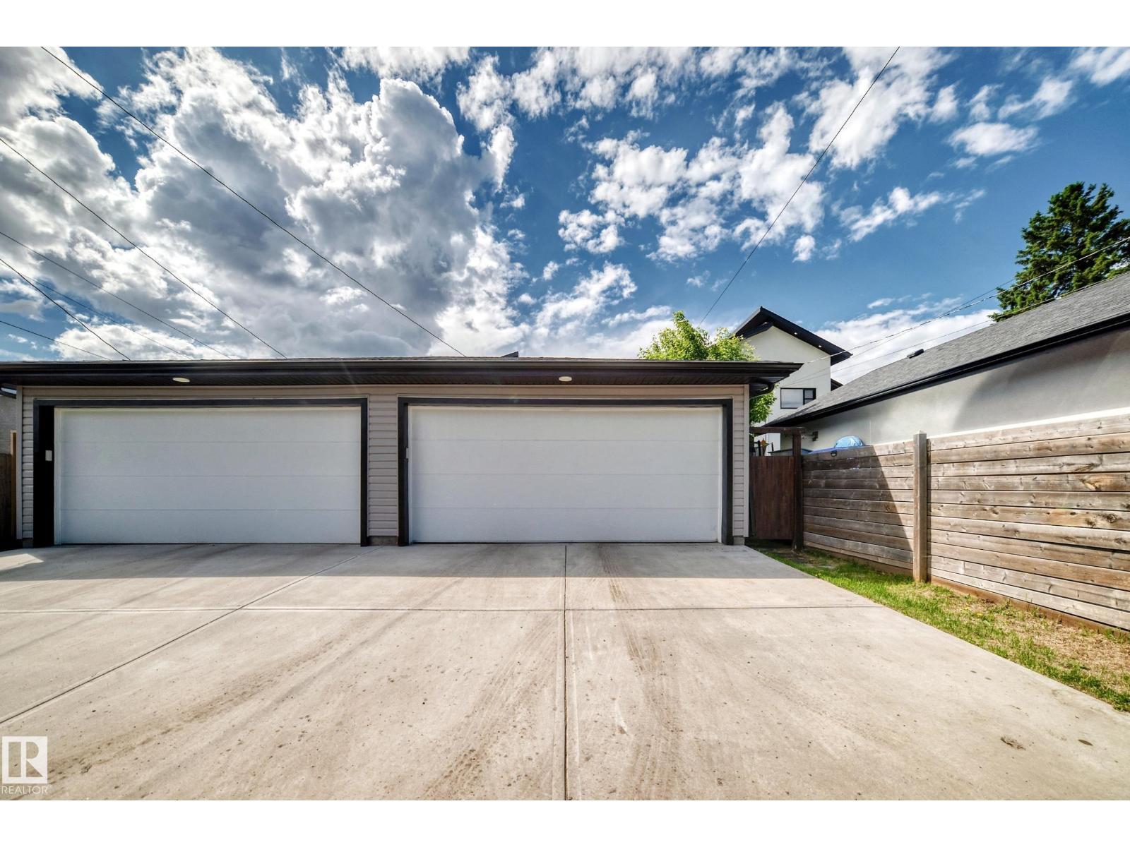 9830 73 AV NW - 58