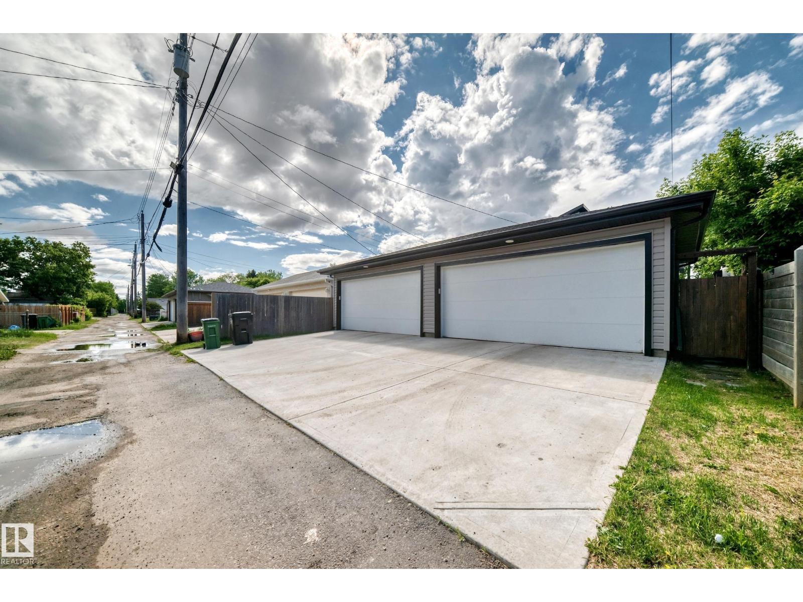 9830 73 AV NW - 59