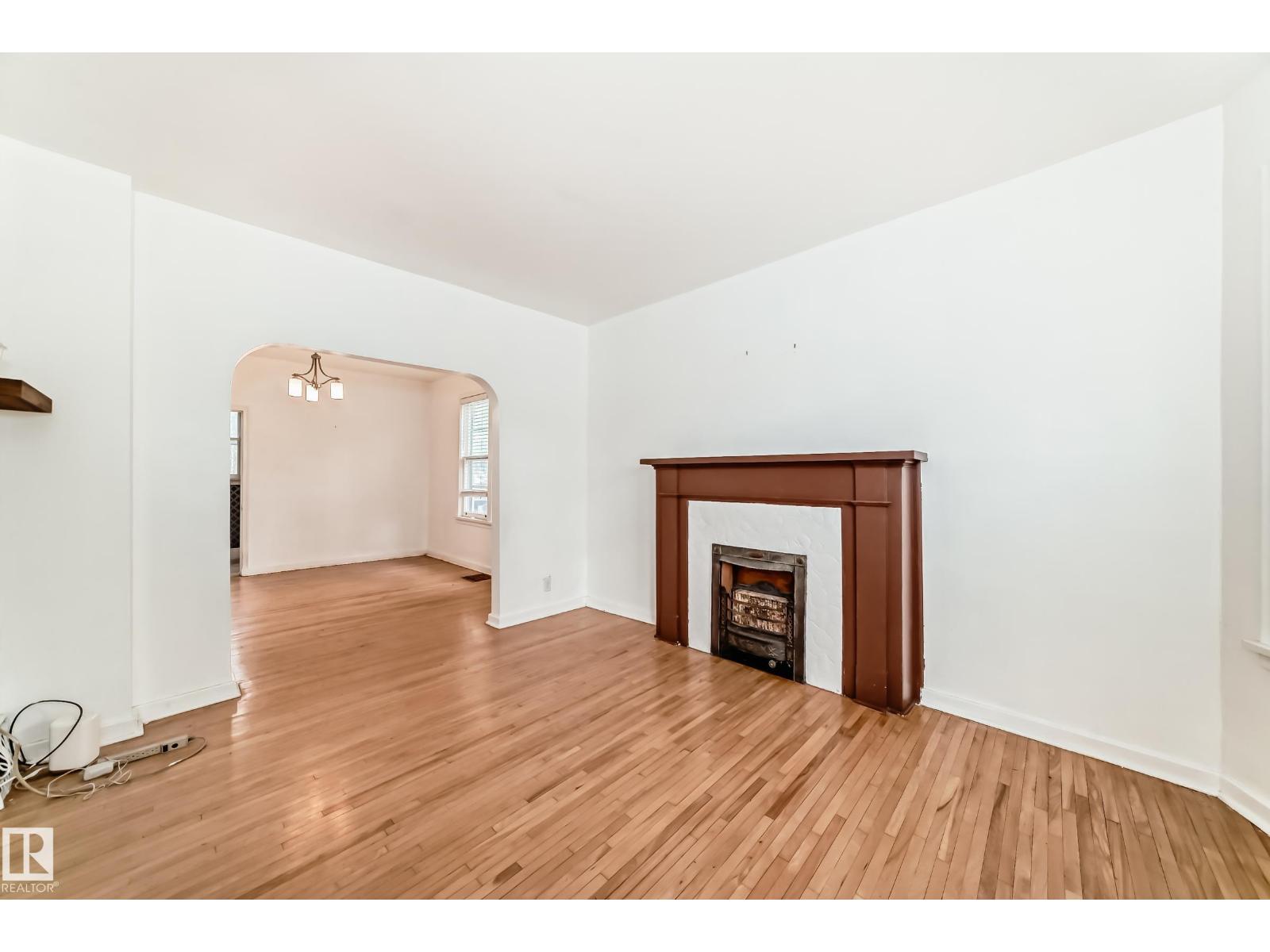 10748 123 ST NW - 11