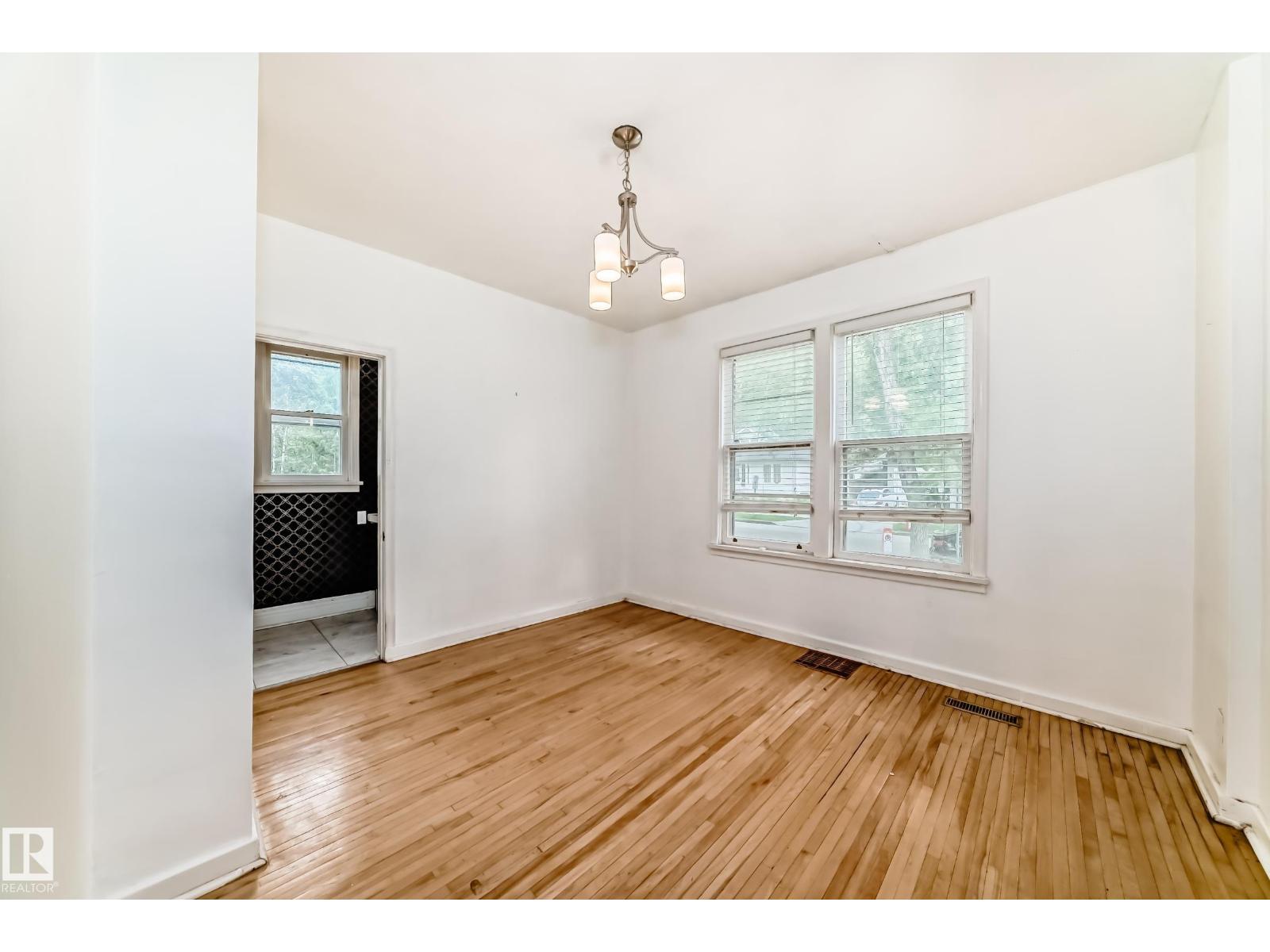 10748 123 ST NW - 12
