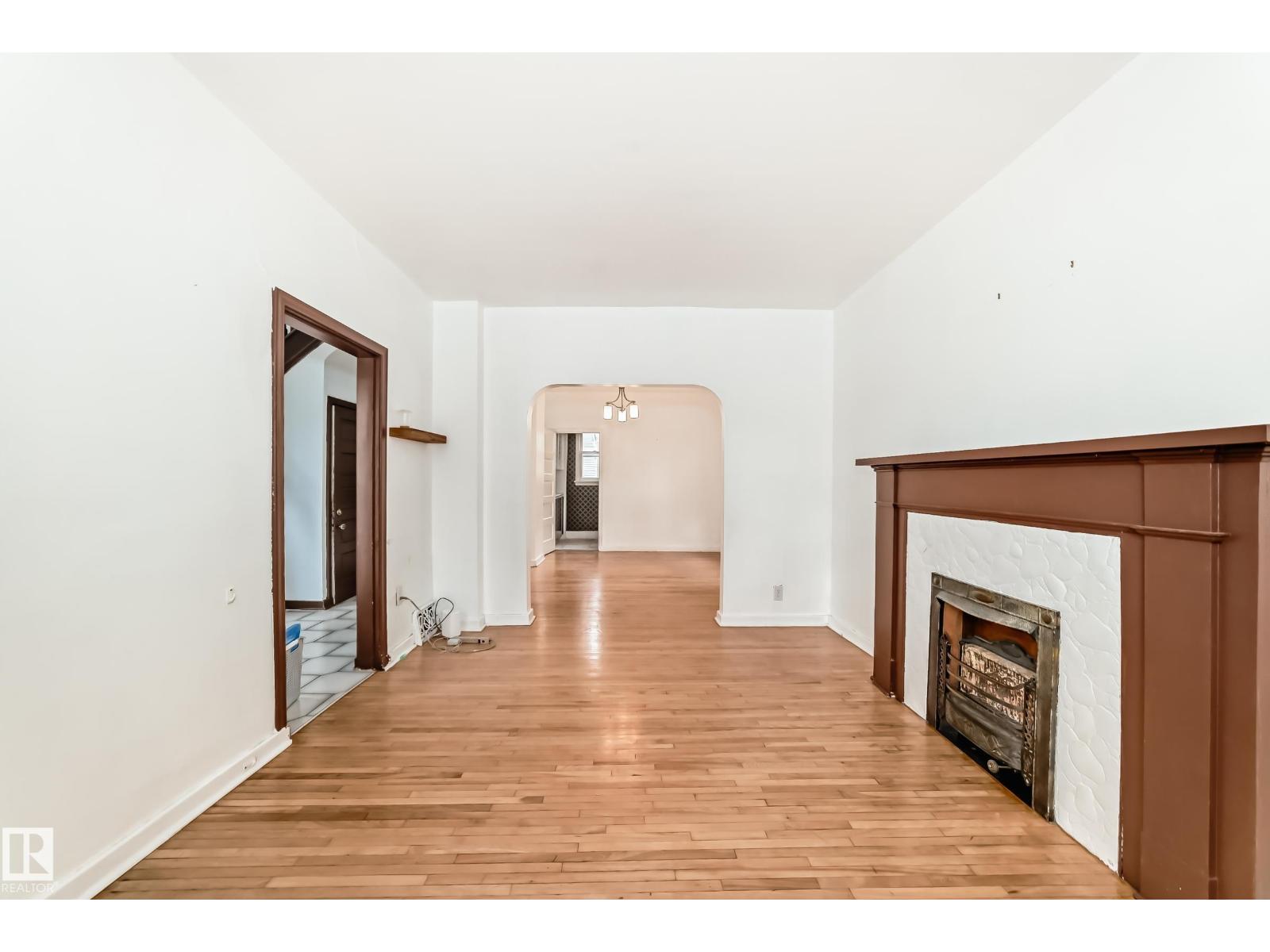 10748 123 ST NW - 13