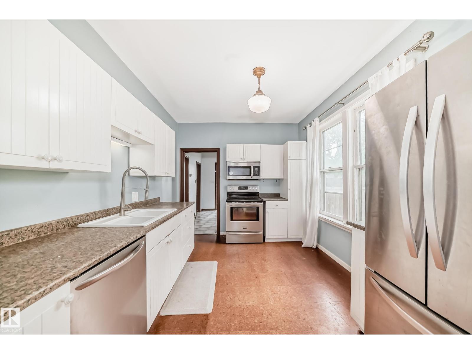 10748 123 ST NW - 19