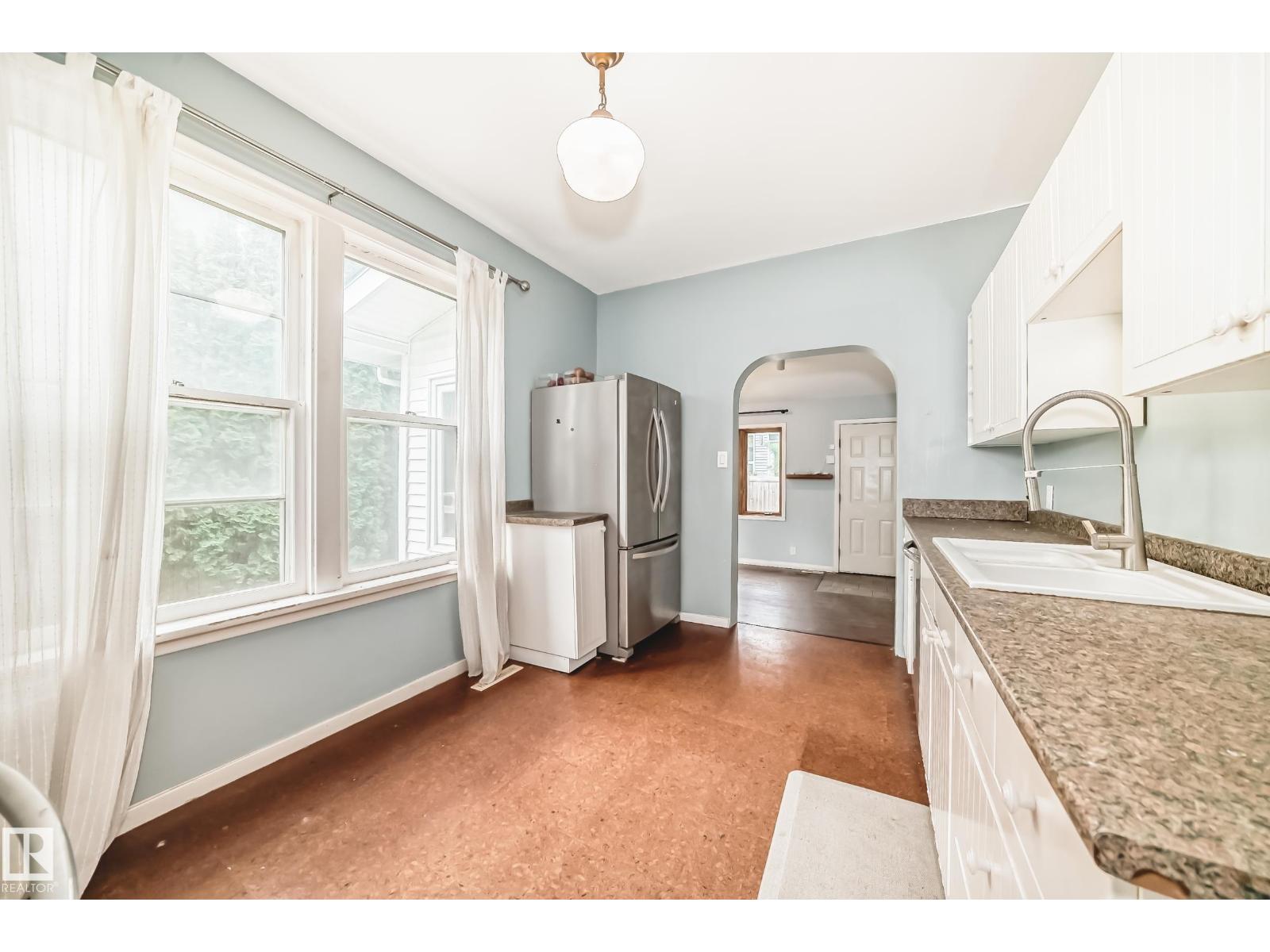10748 123 ST NW - 20