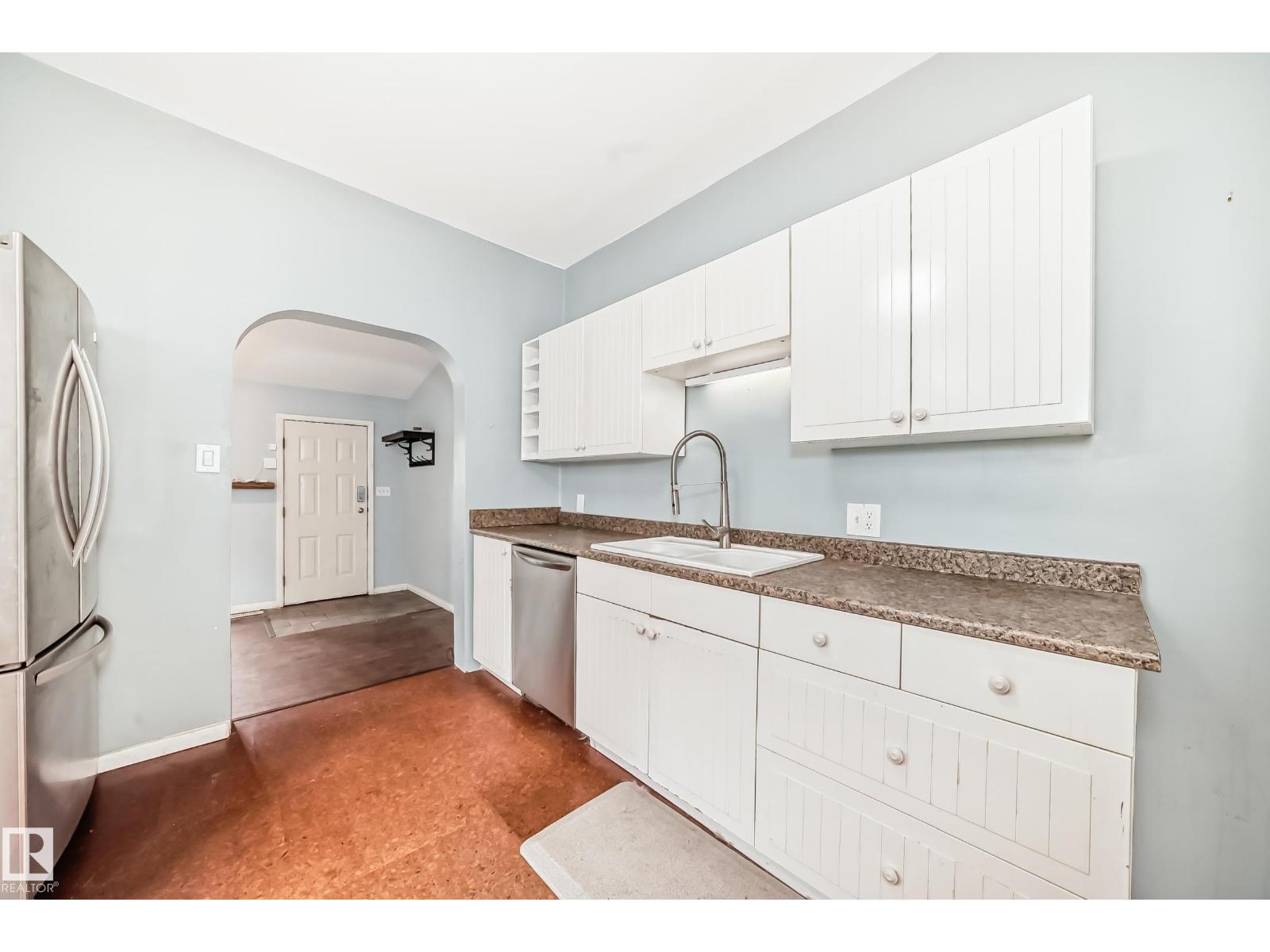 10748 123 ST NW - 21
