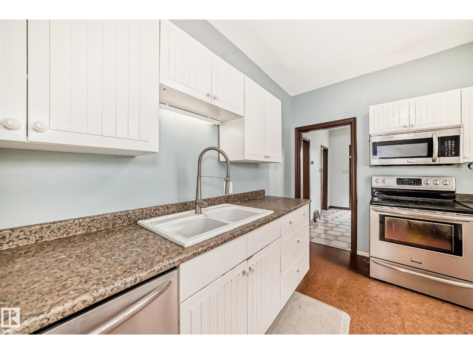 10748 123 ST NW - 22