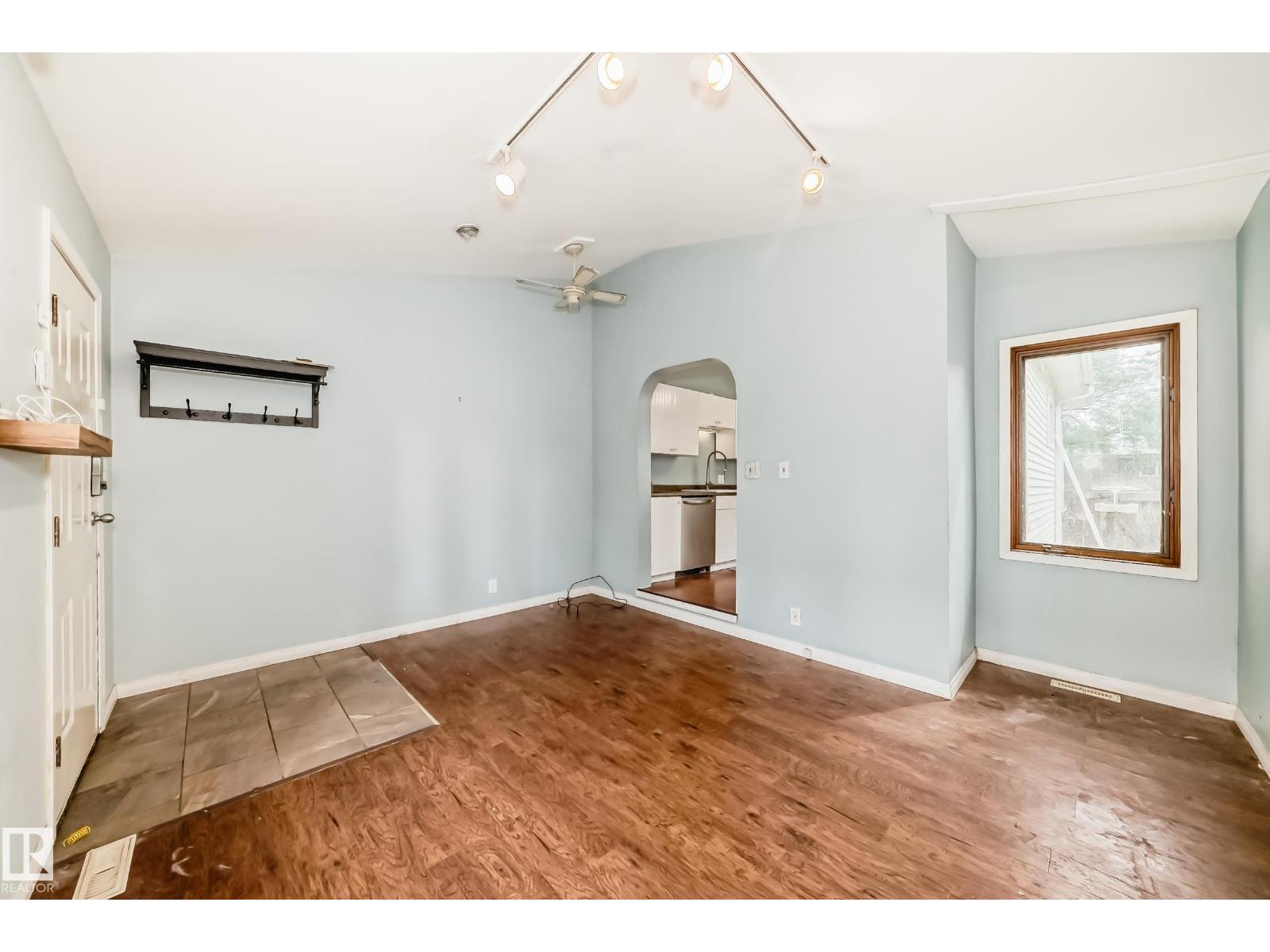 10748 123 ST NW - 24