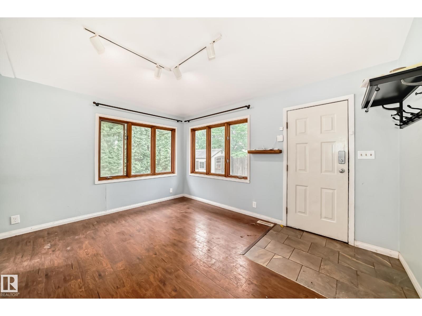 10748 123 ST NW - 25