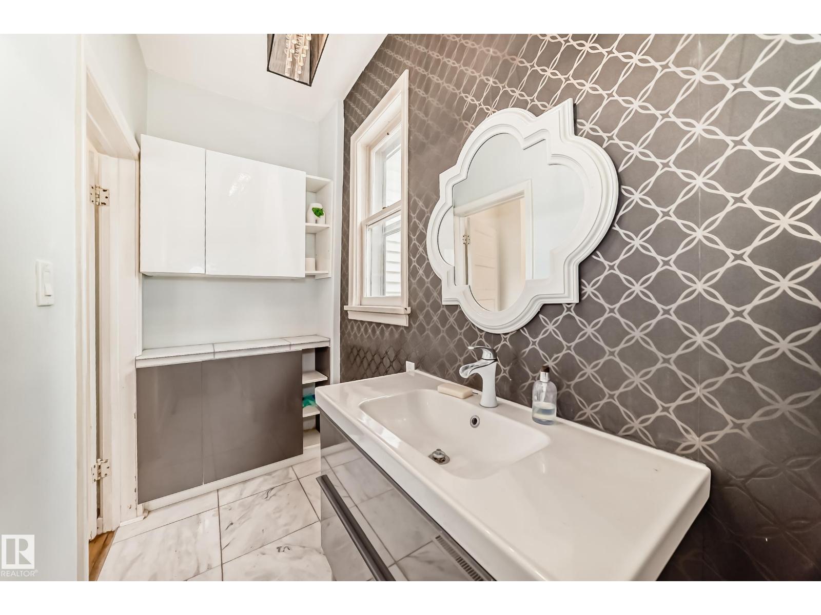 10748 123 ST NW - 30