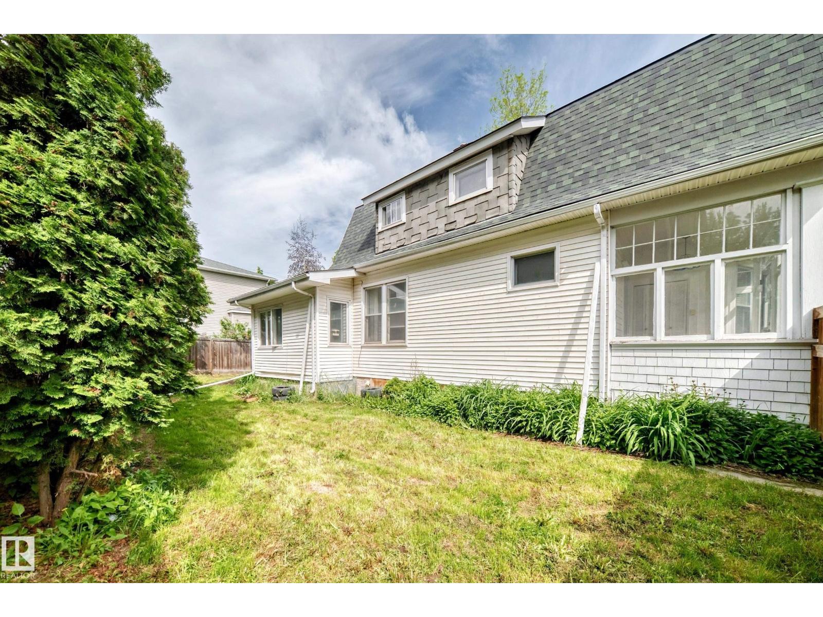 10748 123 ST NW - 4