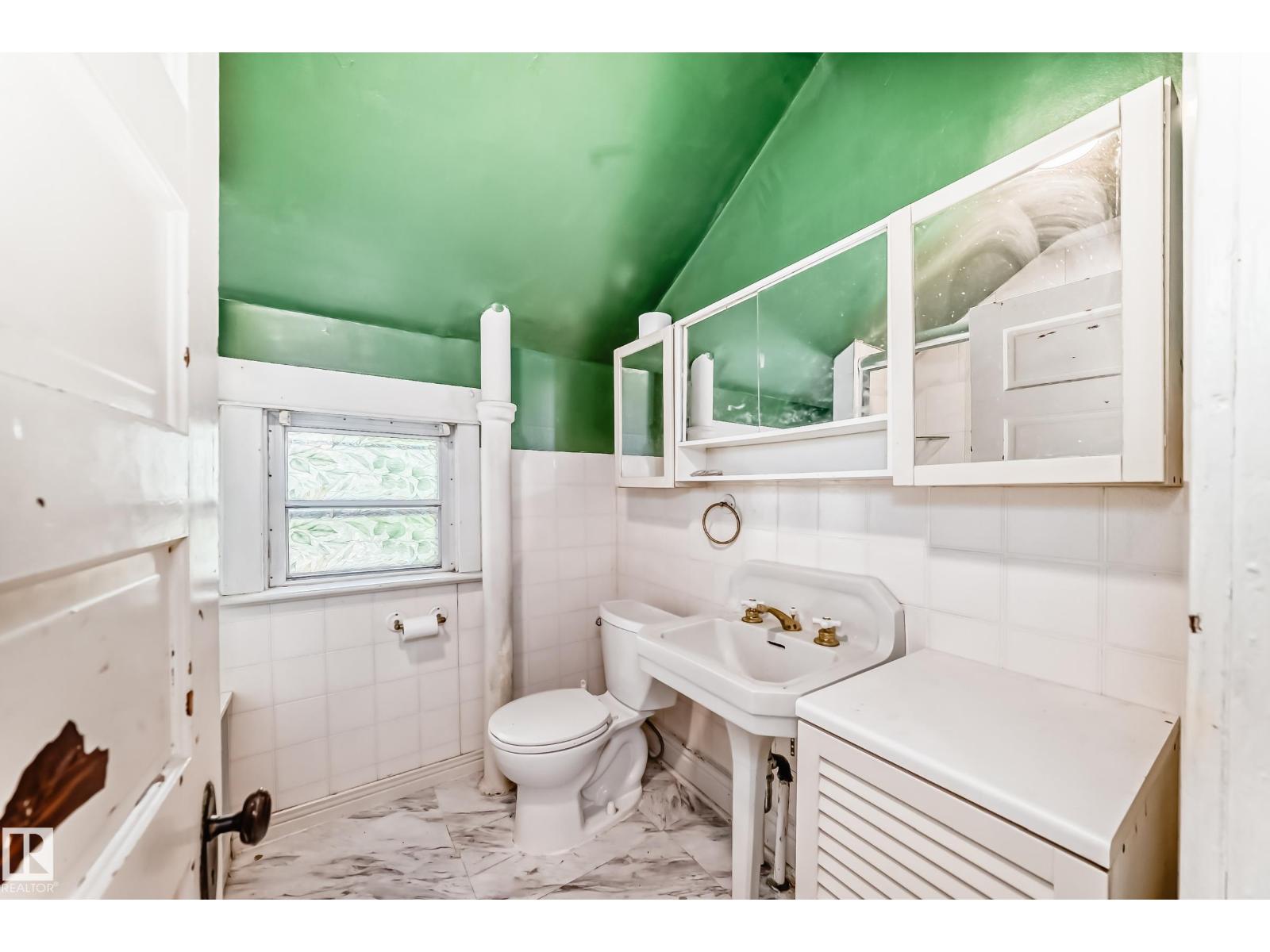 10748 123 ST NW - 43