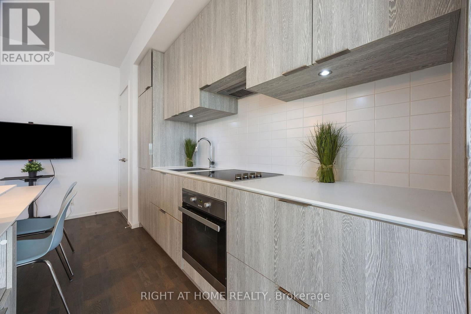 #3403 5 ST. JOSEPH STREET - 10