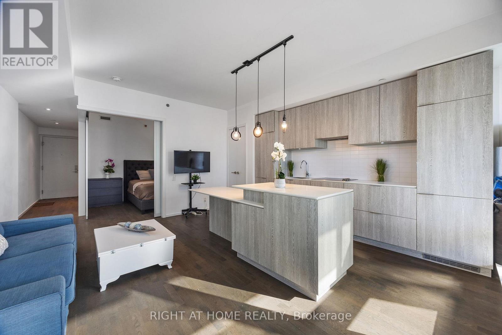 #3403 5 ST. JOSEPH STREET - 12