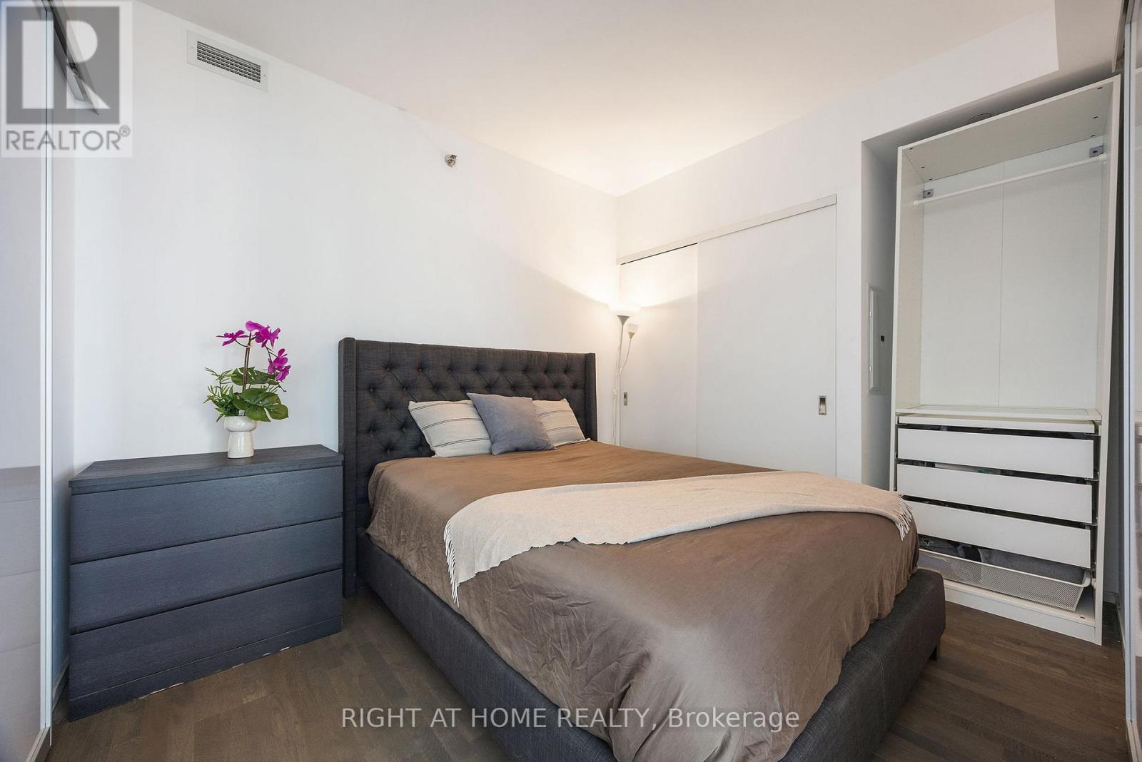 #3403 5 ST. JOSEPH STREET - 13