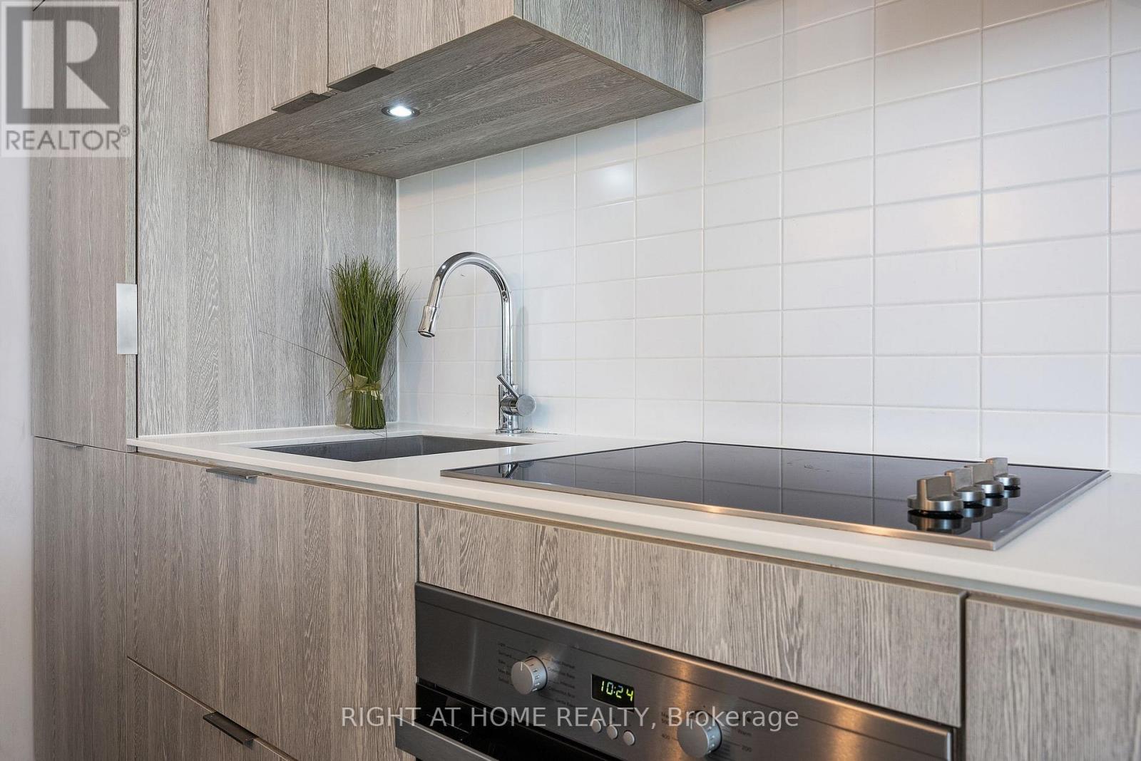 #3403 5 ST. JOSEPH STREET - 17