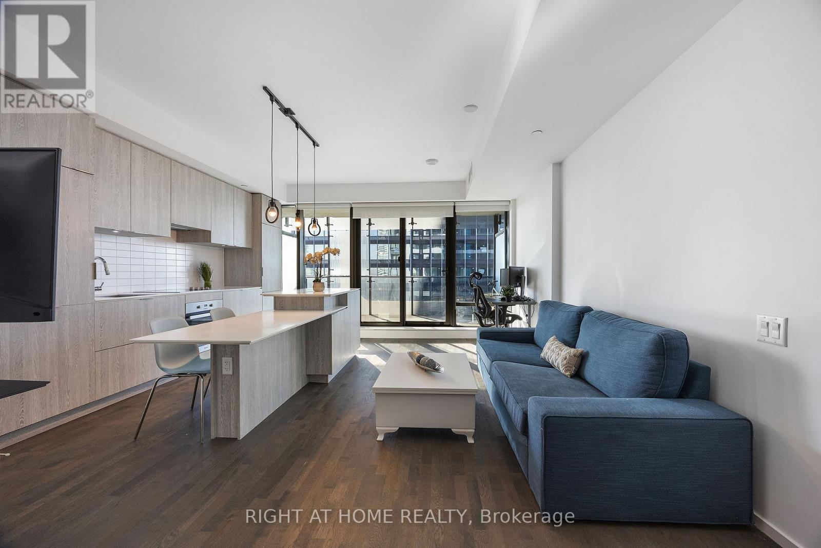 #3403 5 ST. JOSEPH STREET - 5