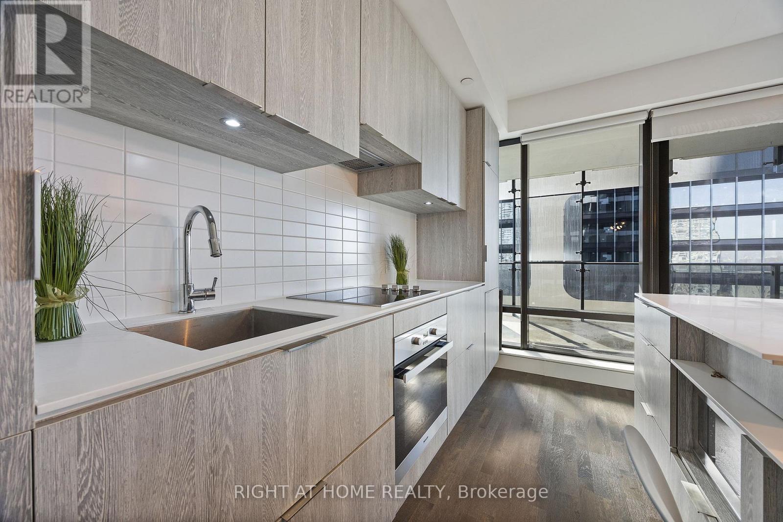 #3403 5 ST. JOSEPH STREET - 9