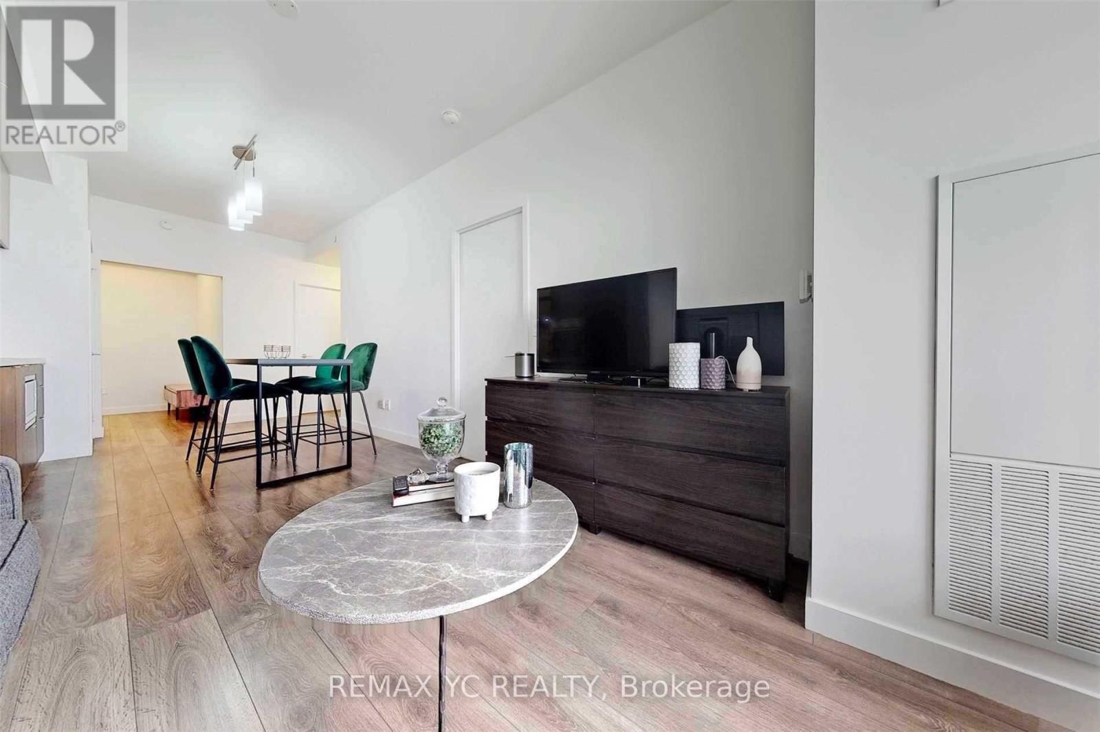 #2212 8 EGLINTON AVENUE E - 4