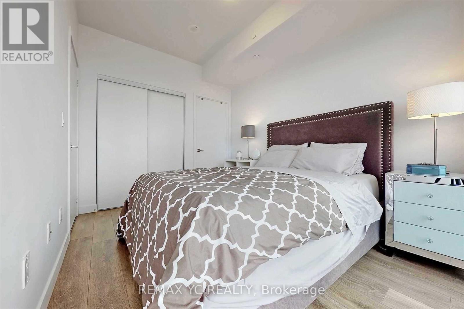 #2212 8 EGLINTON AVENUE E - 8
