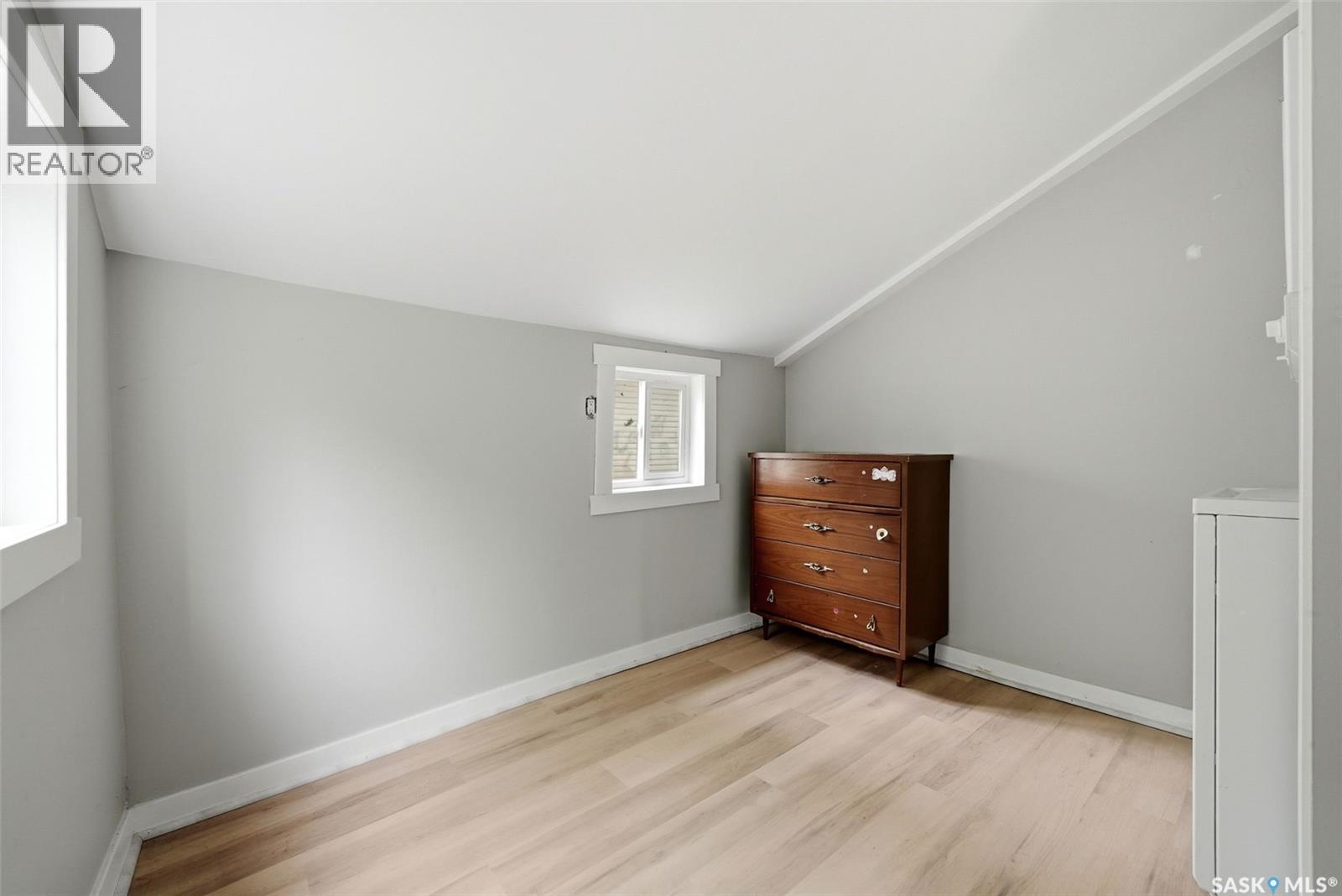 922 Athol STREET - 16