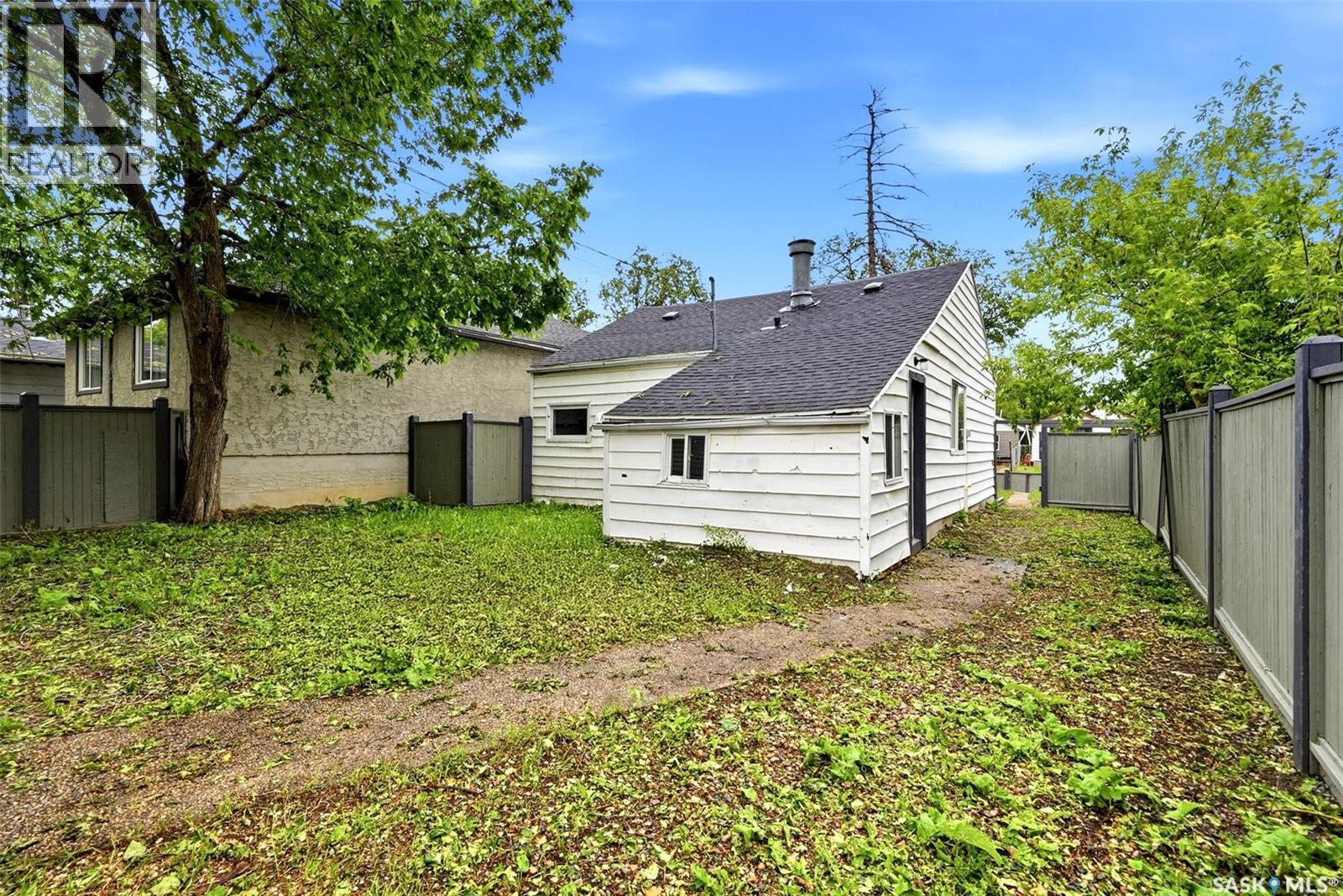 922 Athol STREET - 22