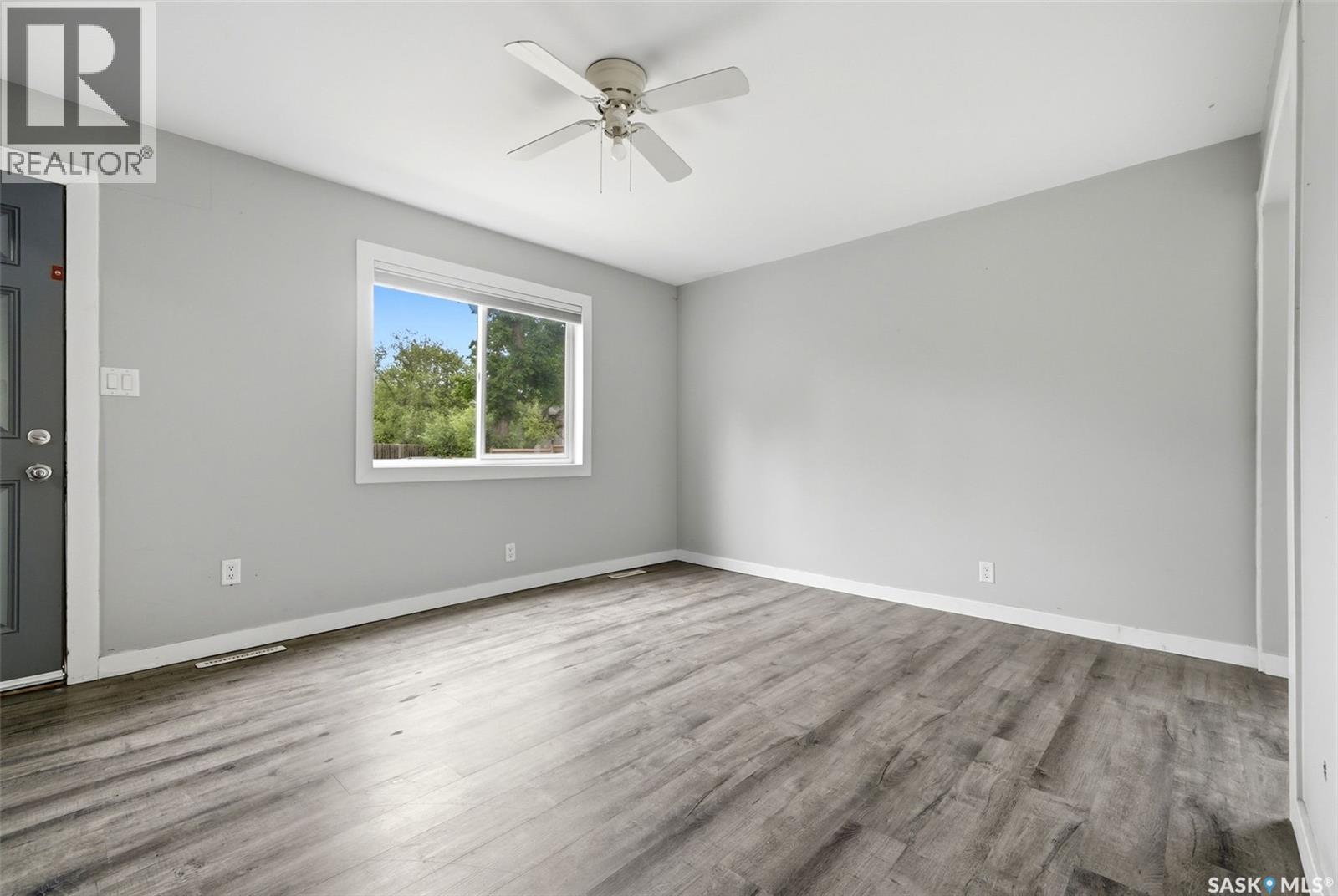 922 Athol STREET - 4