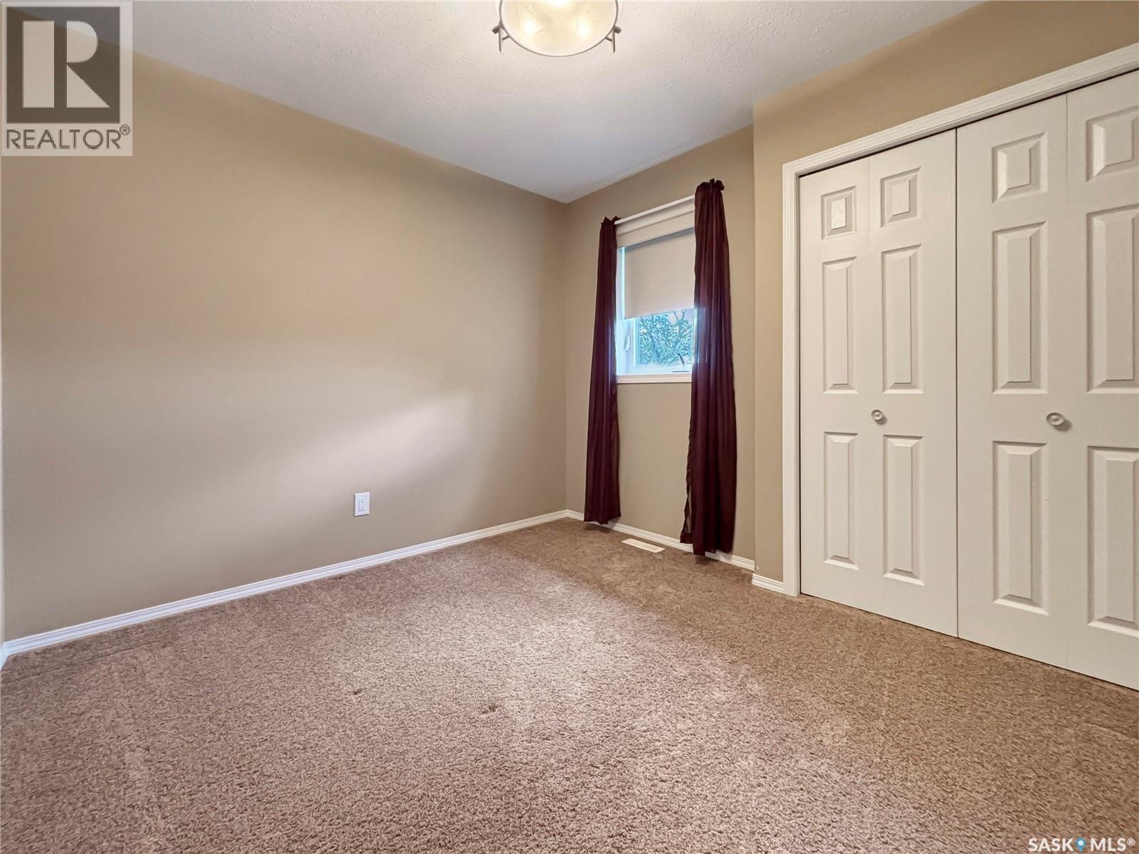 303 Diefenbaker AVENUE — photo 14
