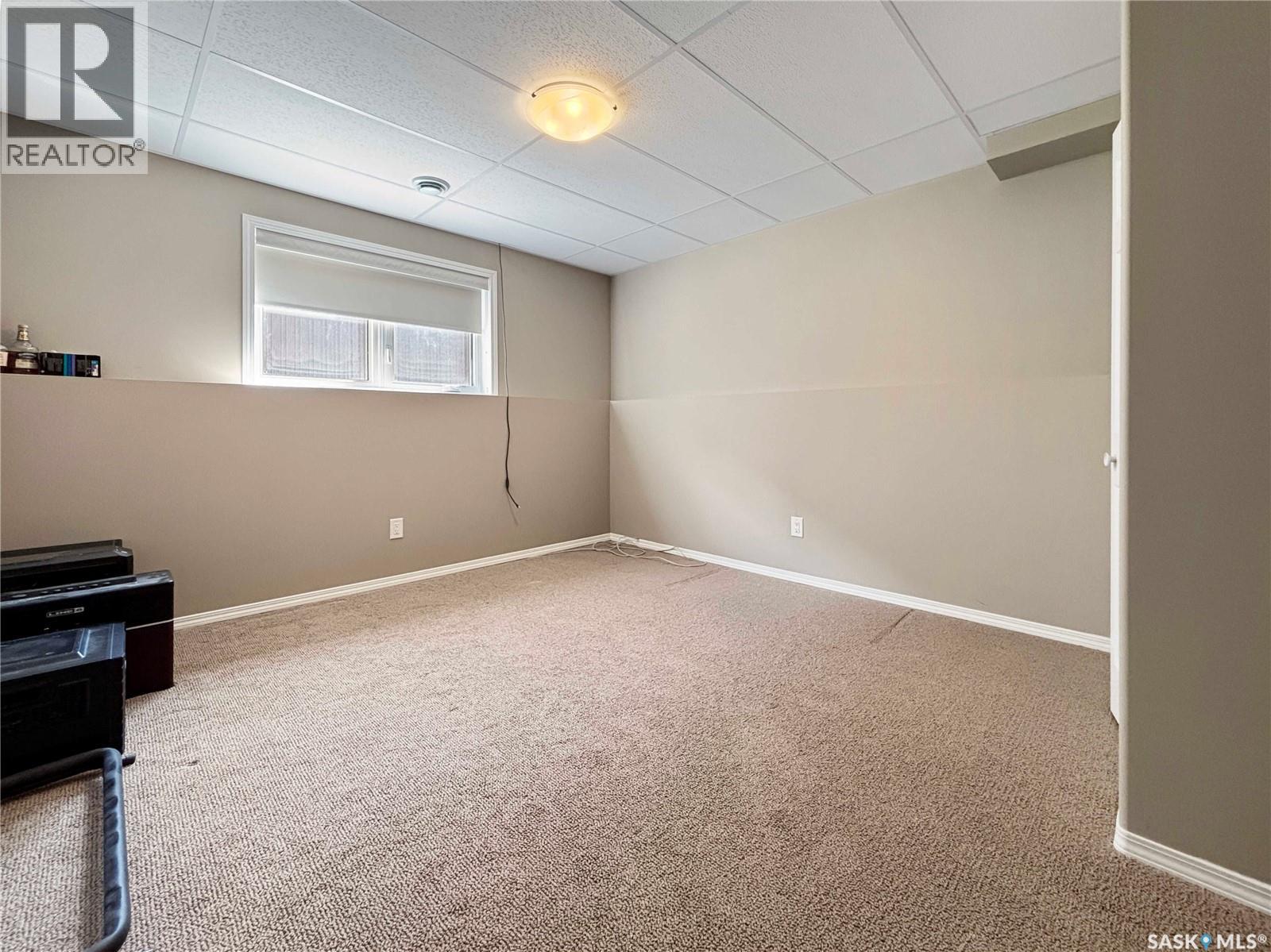 303 Diefenbaker AVENUE — photo 26