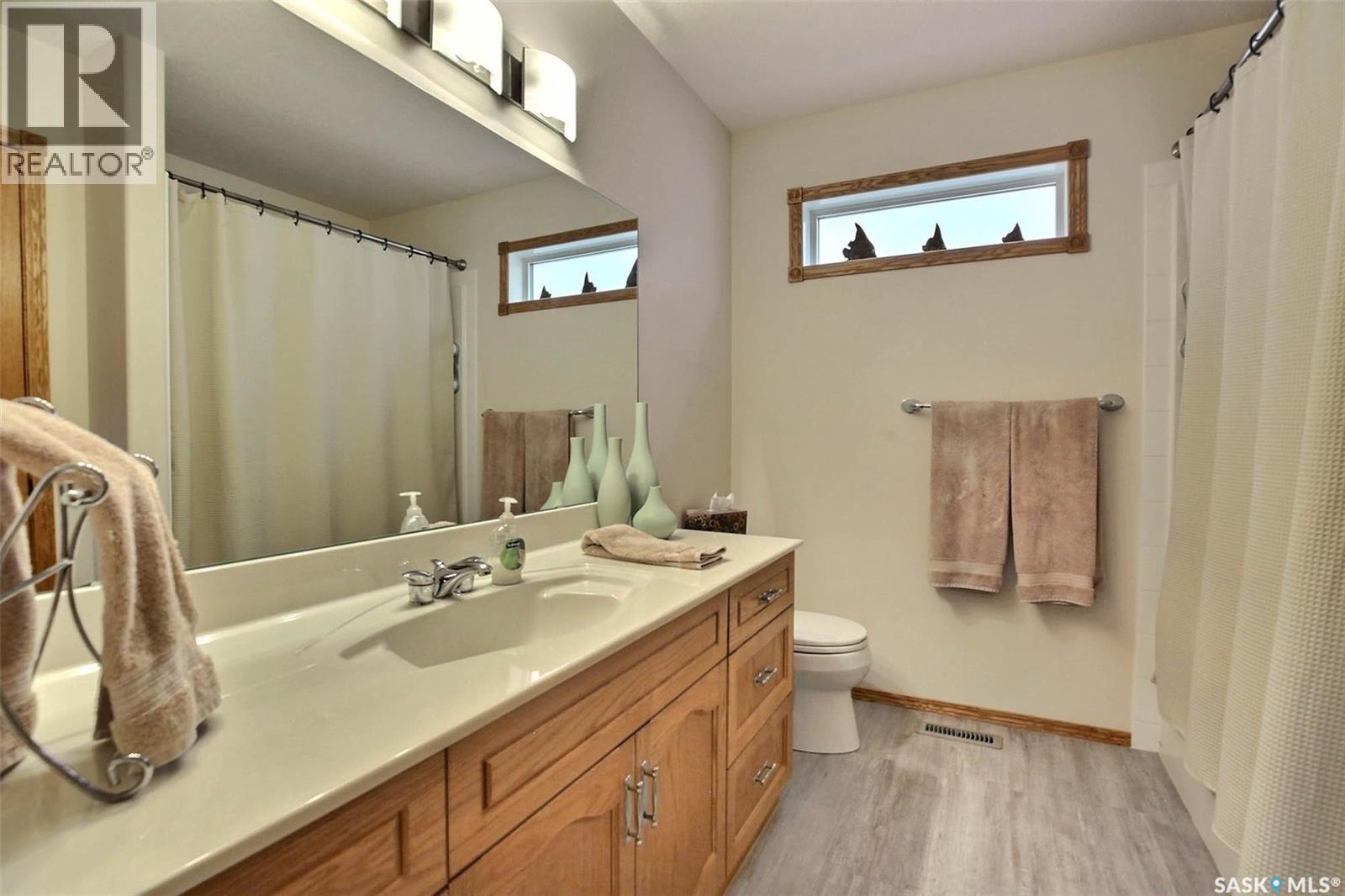 5082 Fahlman CRESCENT — photo 16