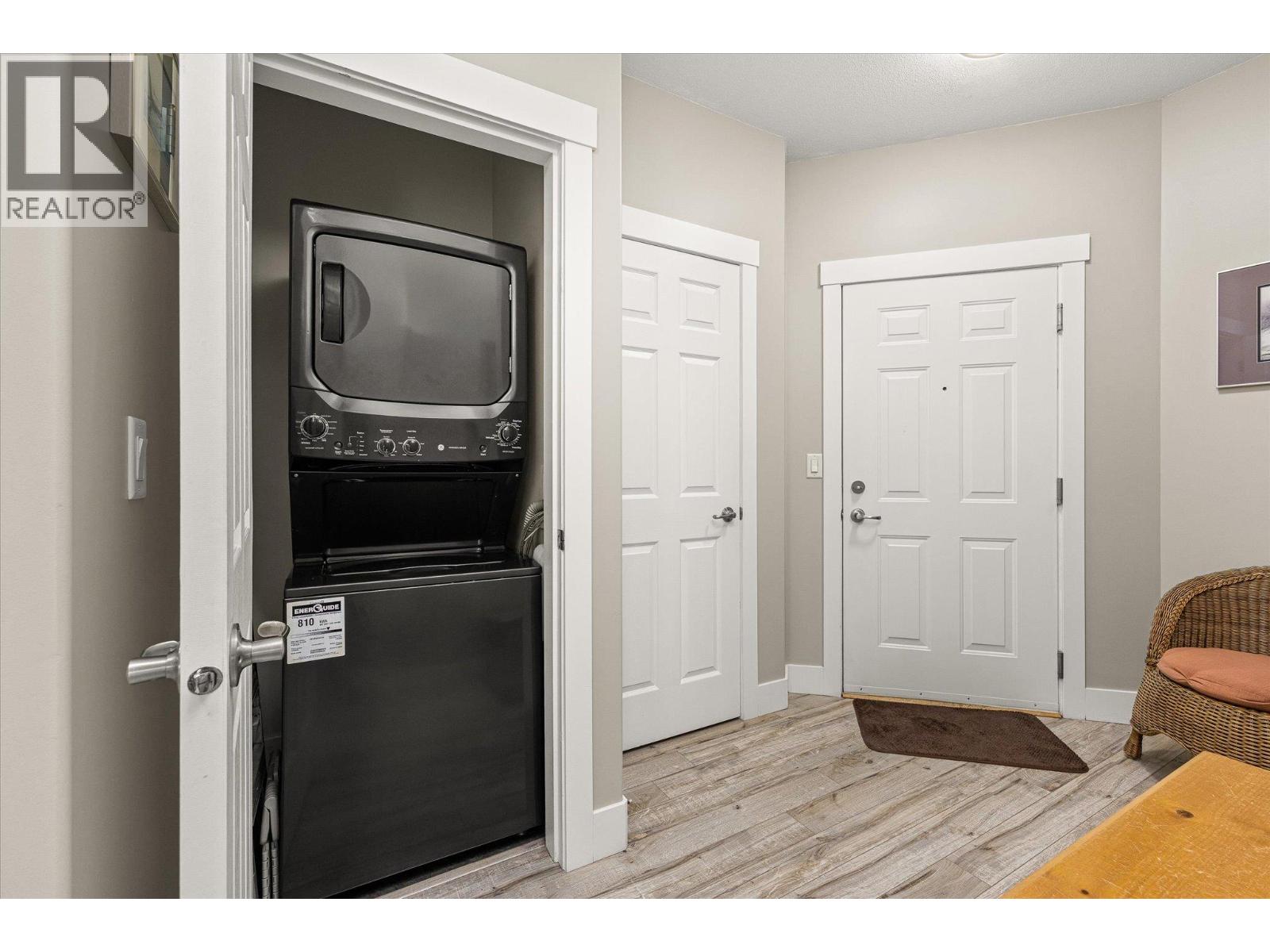 302 1235 KLO Road, Kelowna