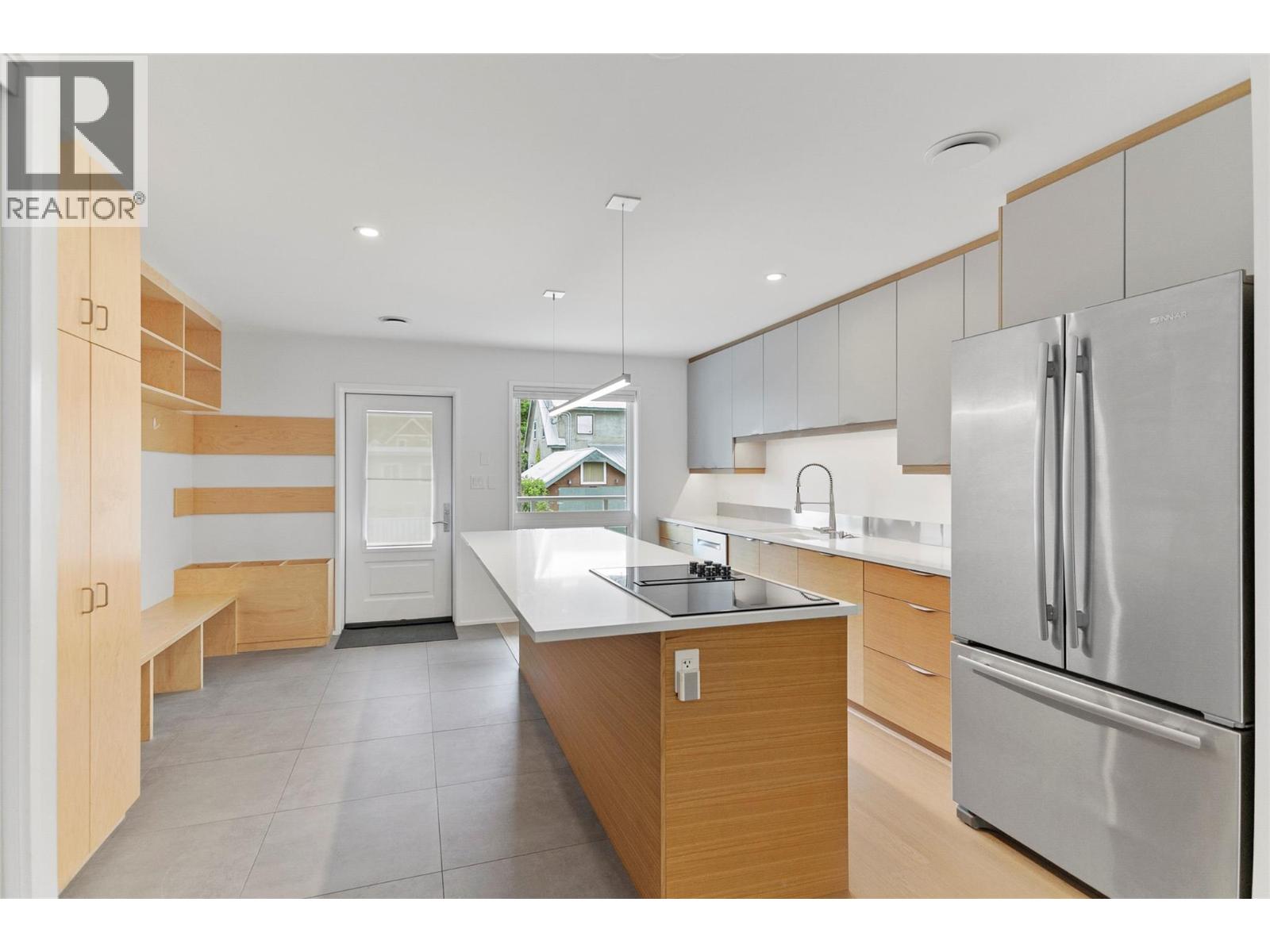 410 Fourth Street W - 8