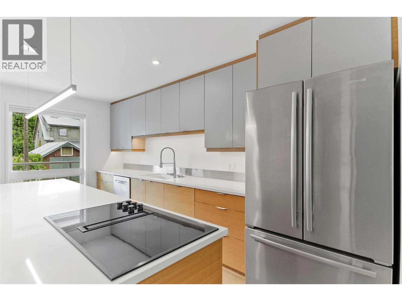 410 Fourth Street W - 9