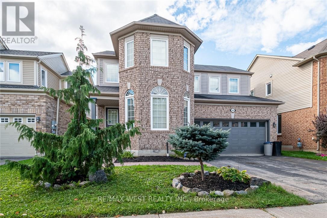 69 KIDD CRESCENT - 1