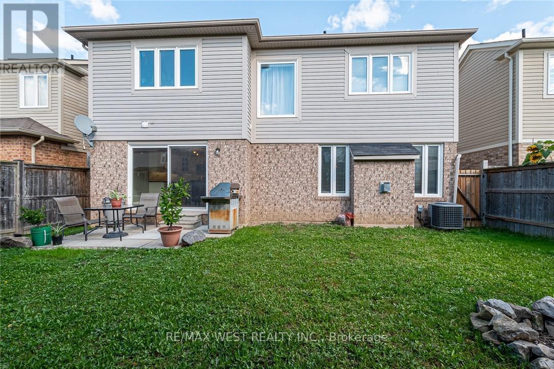 69 KIDD CRESCENT - 10