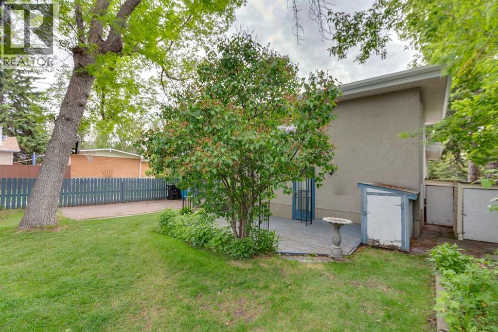 4823 Brisebois Drive NW — photo 33