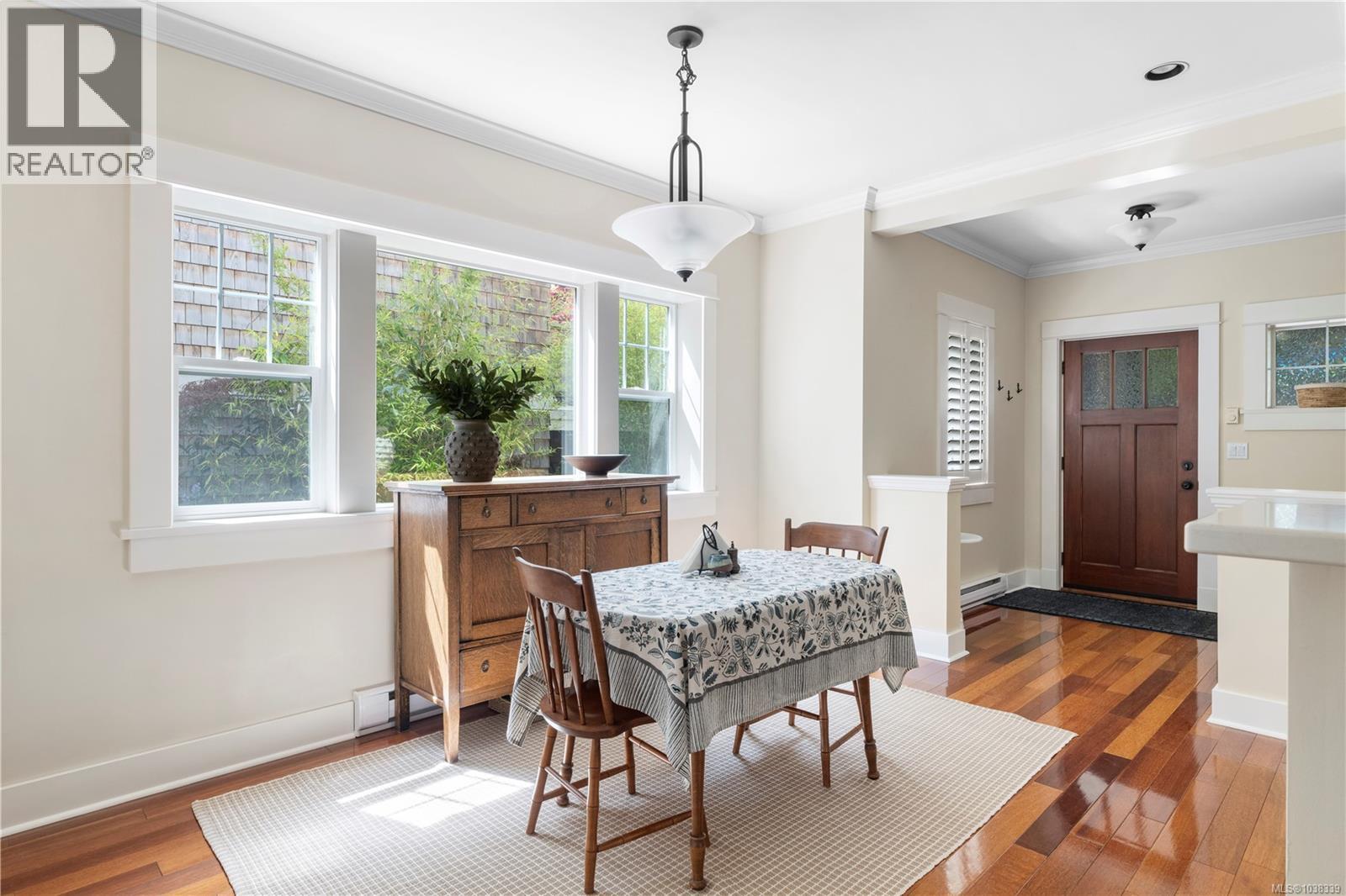 #3 118 Robertson St - 9