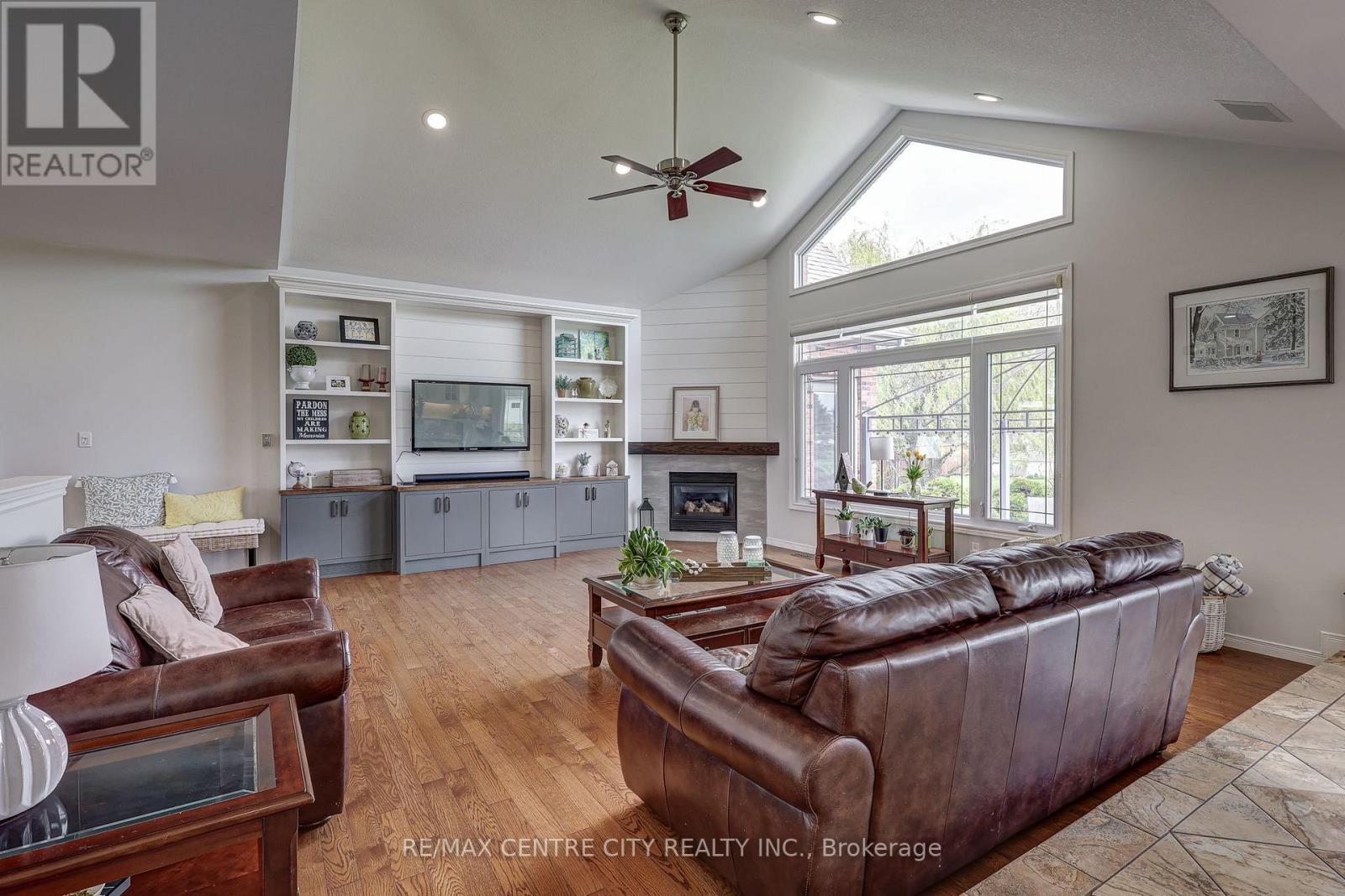 9538 TOWER ROAD - 16