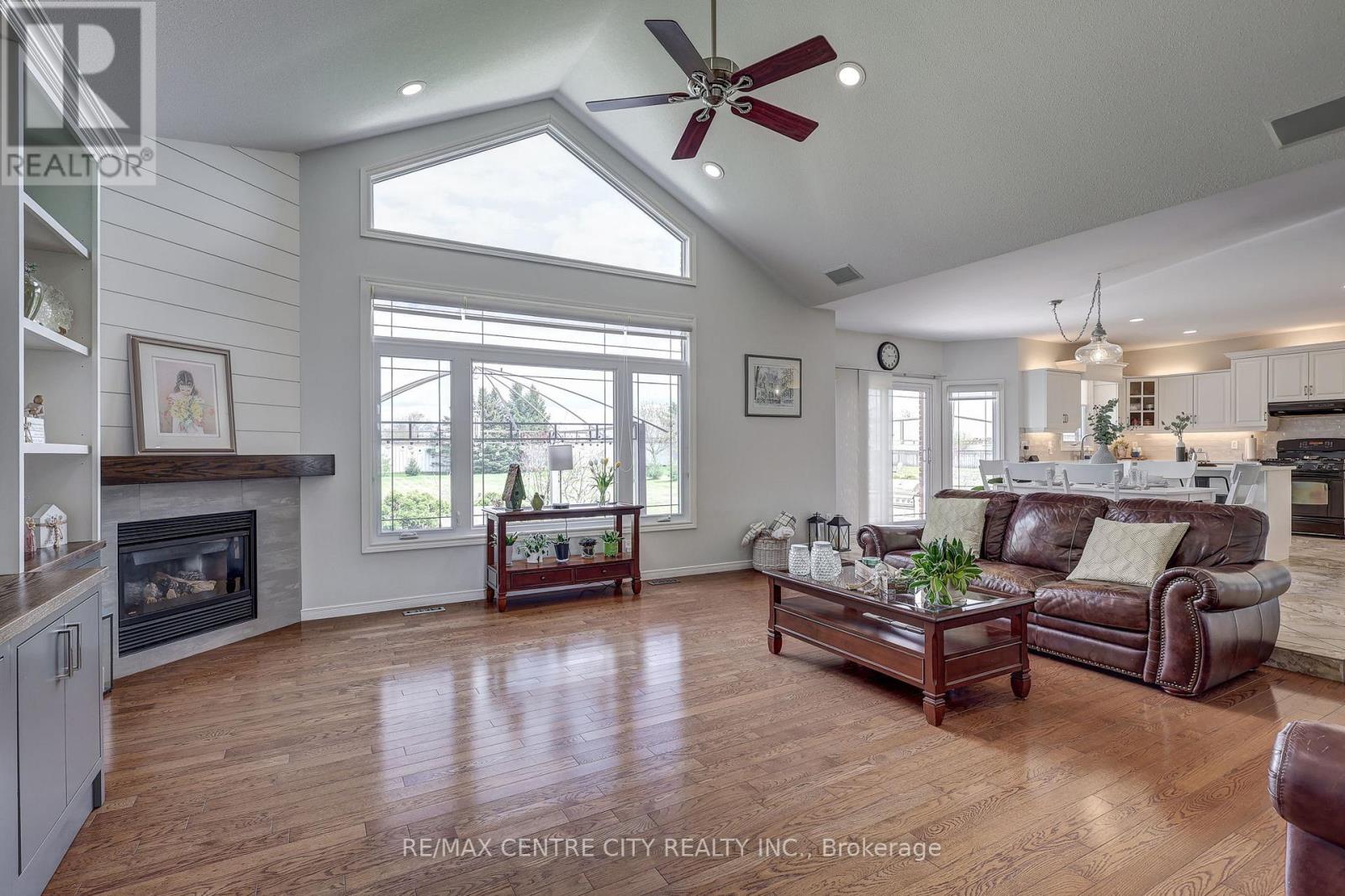 9538 TOWER ROAD - 17