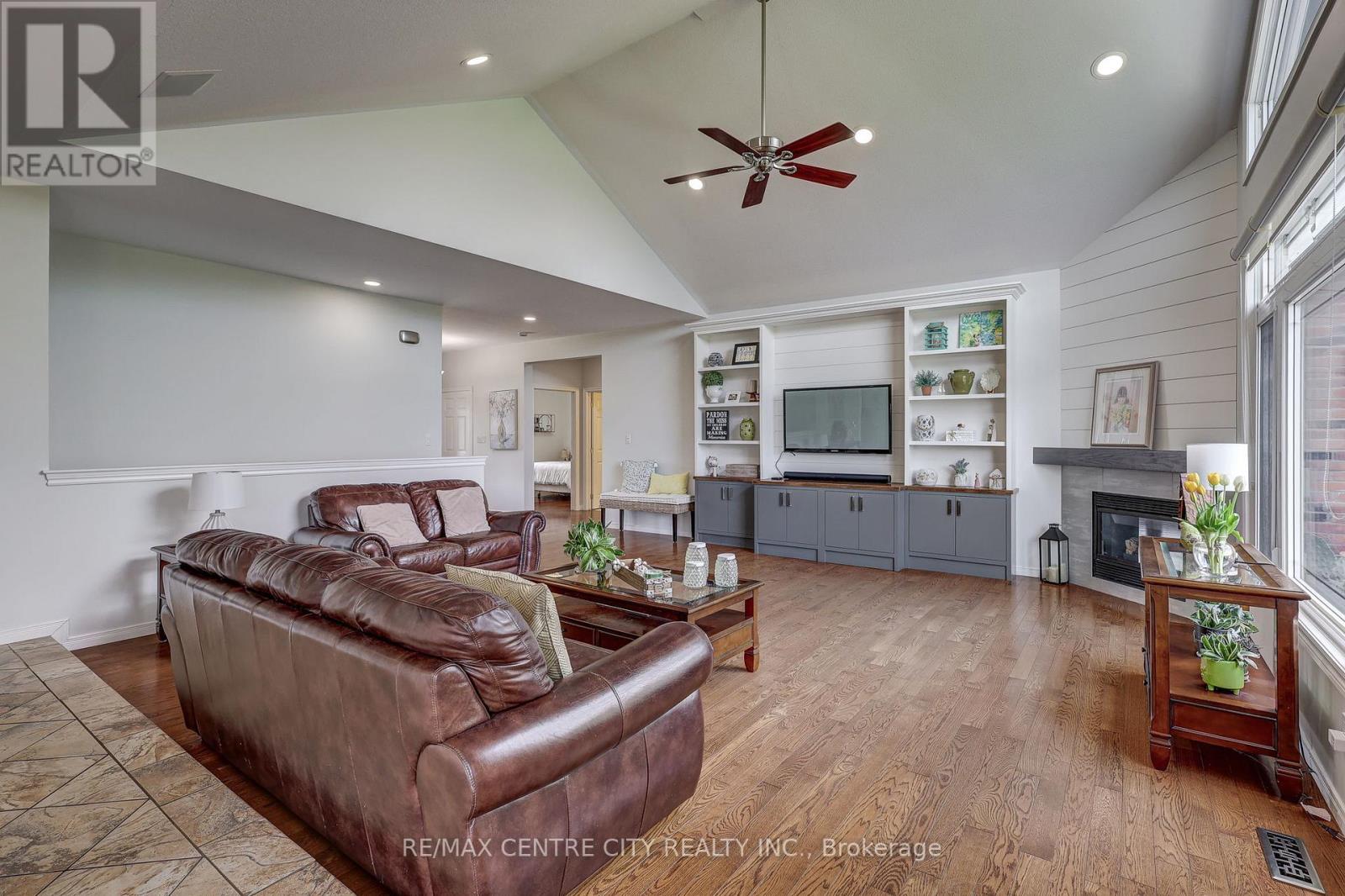 9538 TOWER ROAD - 19