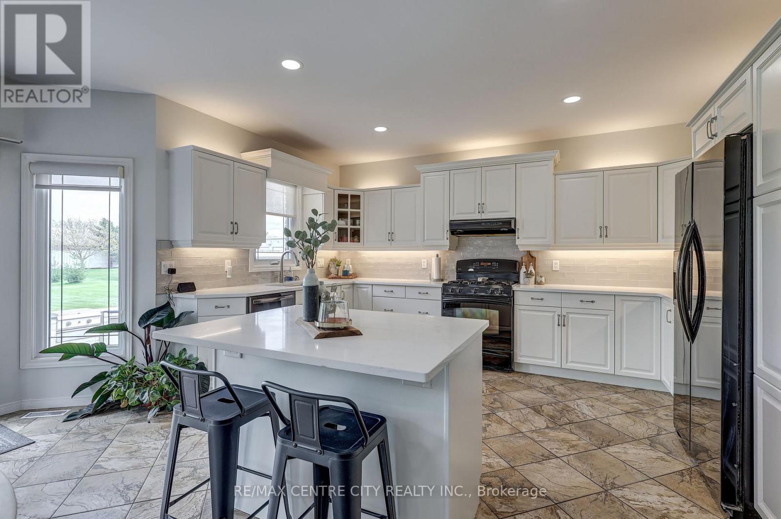 9538 TOWER ROAD - 23
