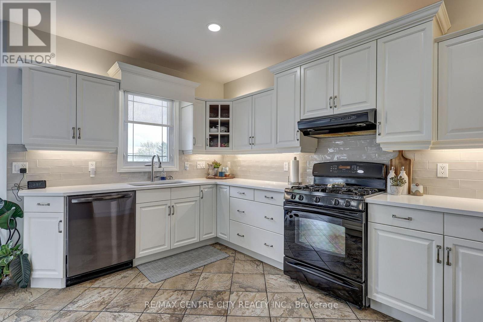 9538 TOWER ROAD - 26
