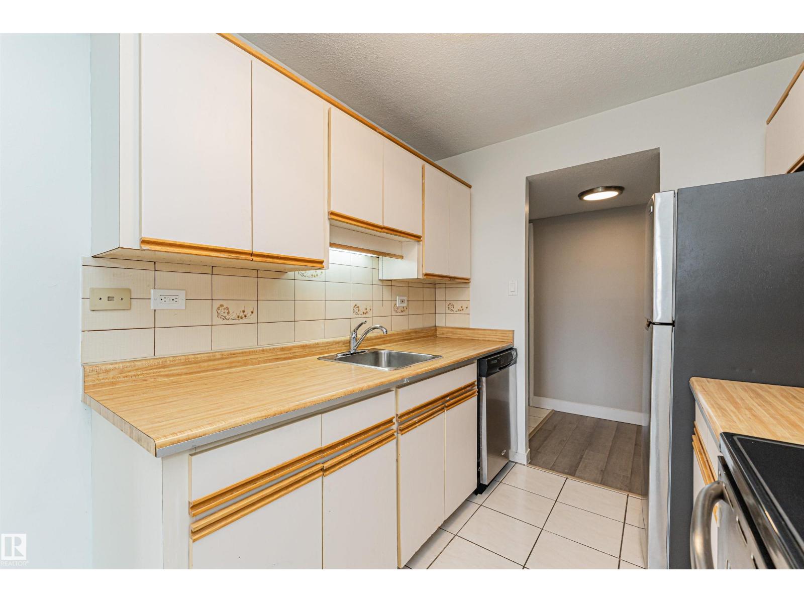 #1806 12303 JASPER AV NW - 19