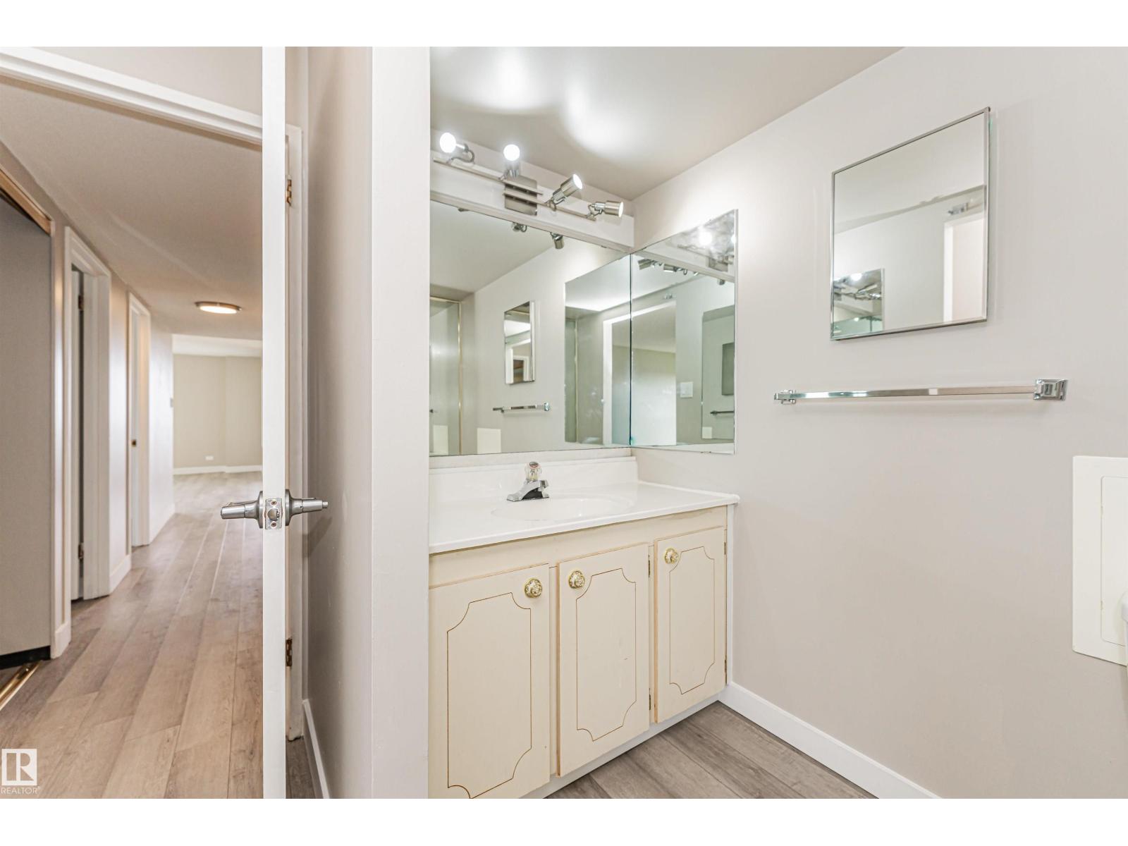 #1806 12303 JASPER AV NW - 39