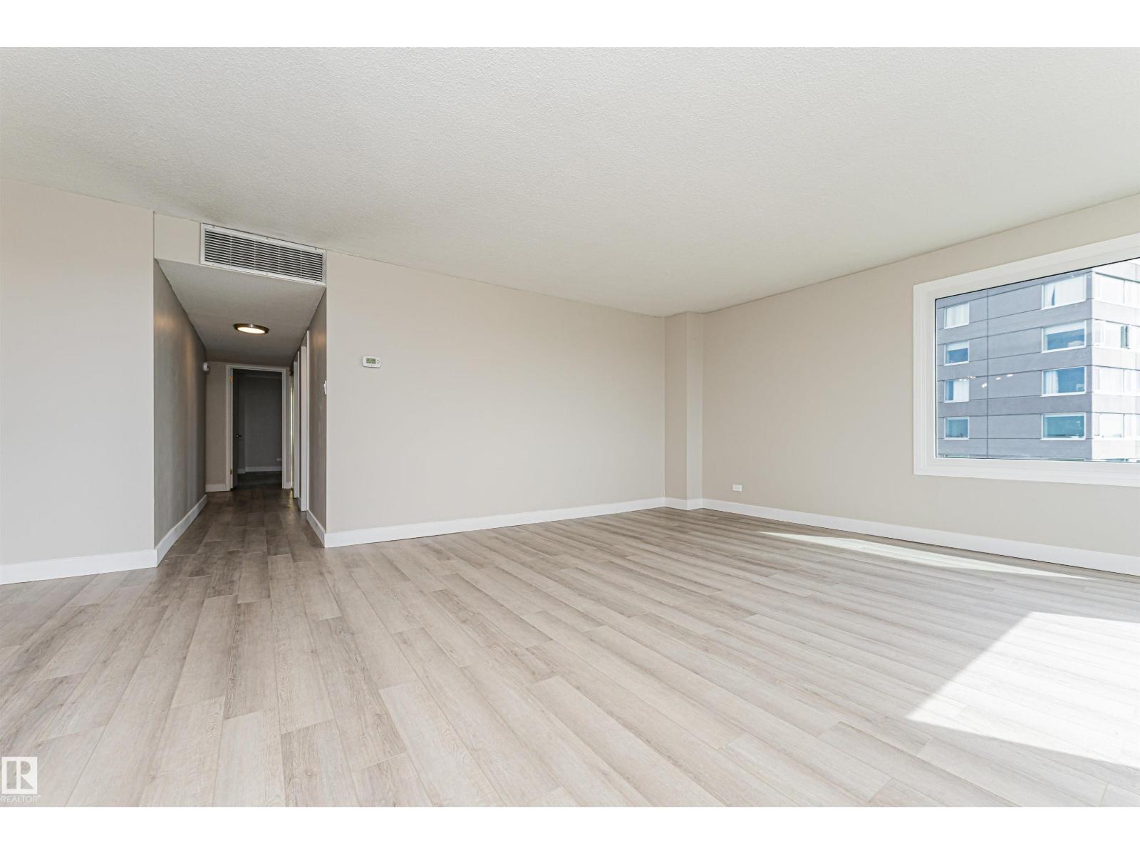 #1806 12303 JASPER AV NW - 34
