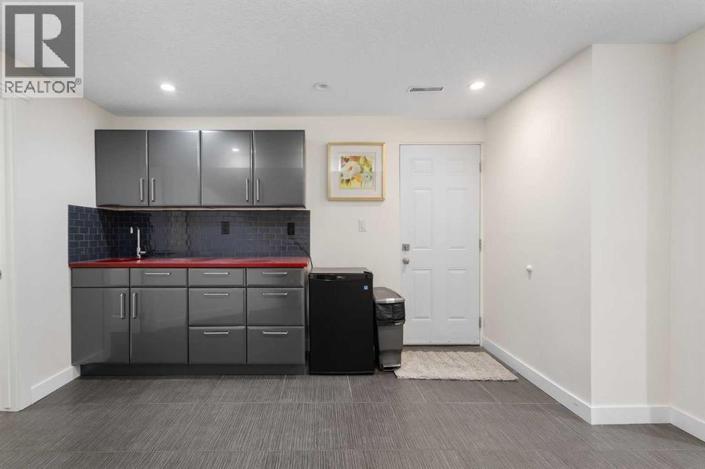 132 Woodhaven Road SW — photo 40