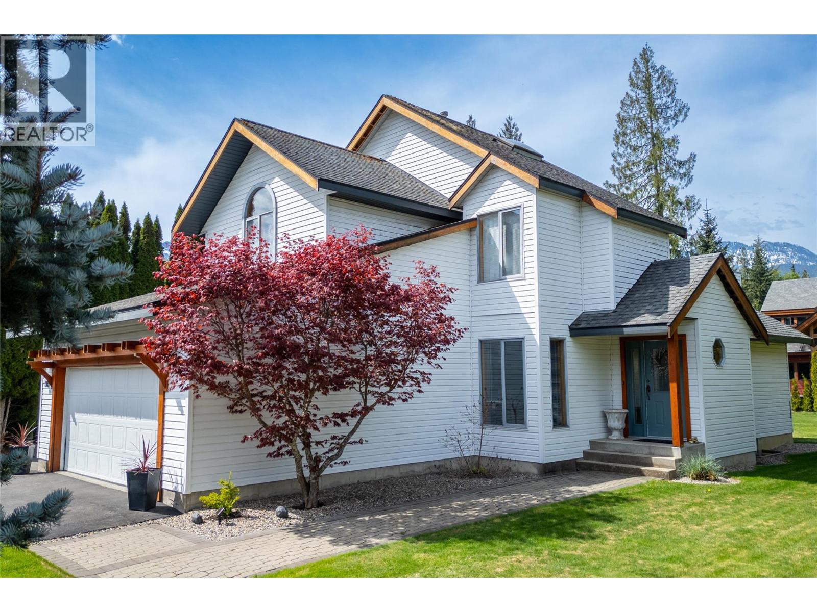 1107 Pineridge Crescent - 2