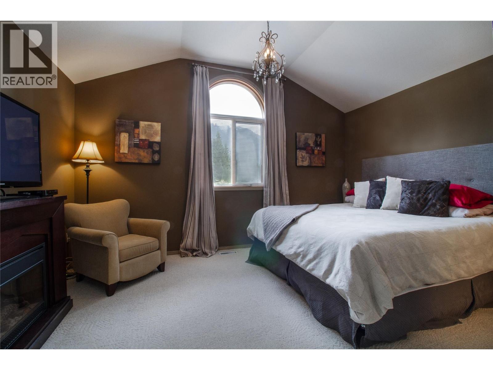 1107 Pineridge Crescent - 18