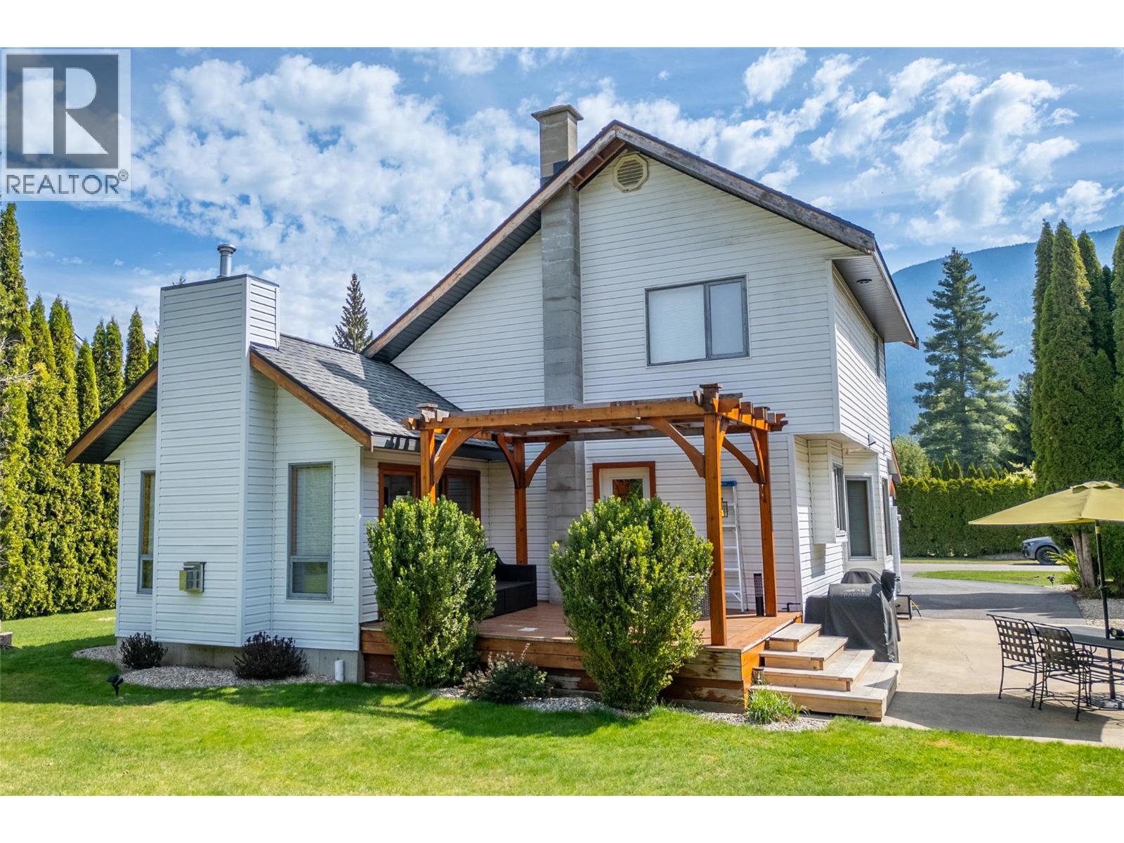 1107 Pineridge Crescent - 3