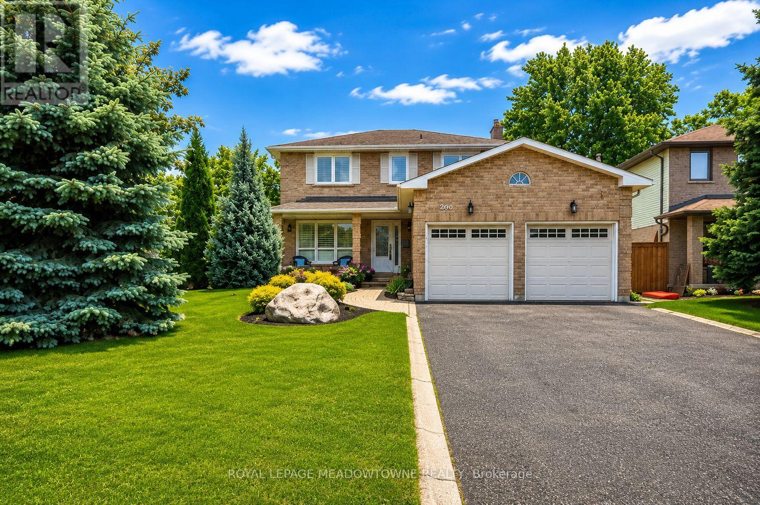 Gorgeous Curb Appeal & Parking for 6