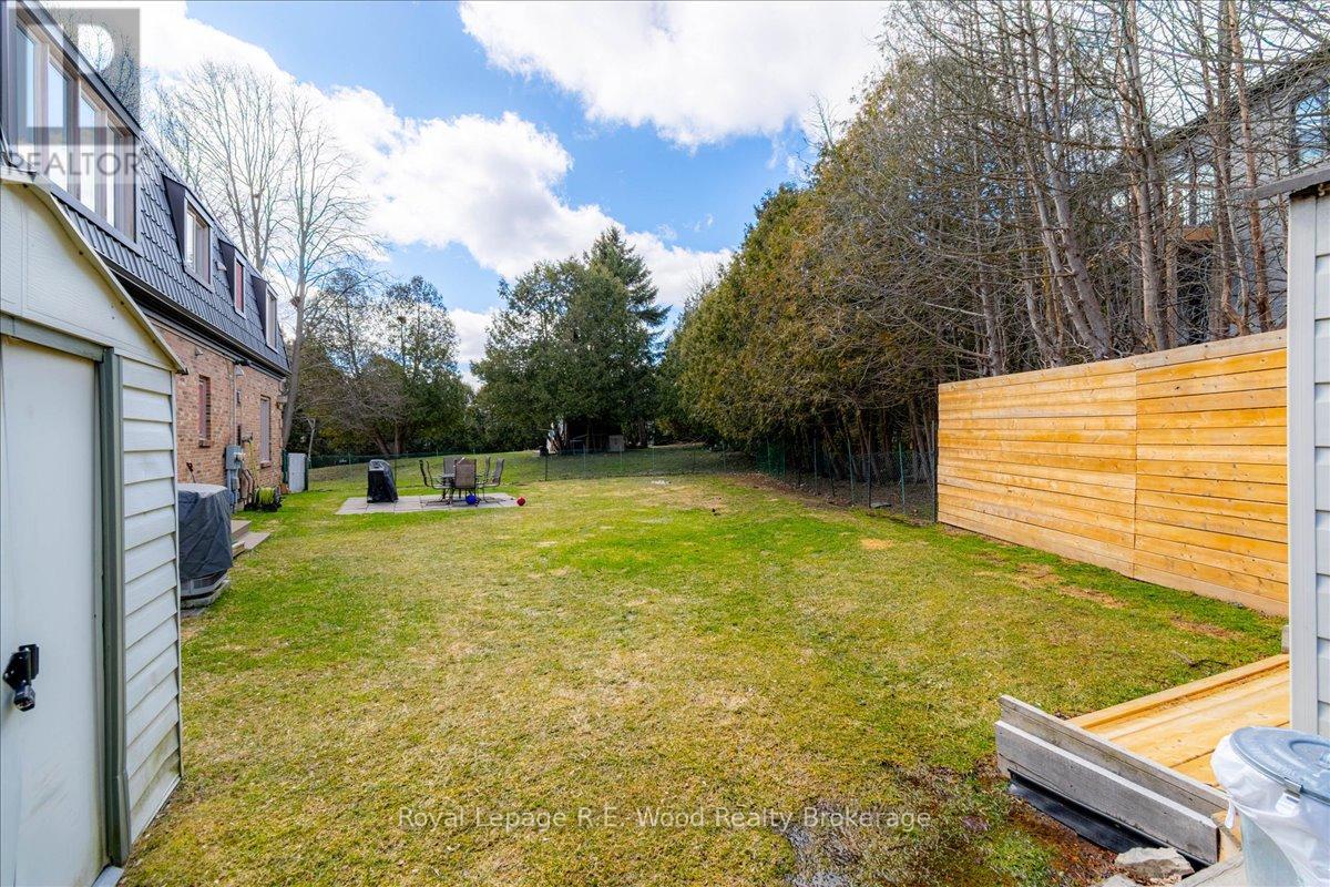 4-bedroom home for sale at 9 WOODCOCK DRIVE, Tillsonburg ON · photo 8 of 45