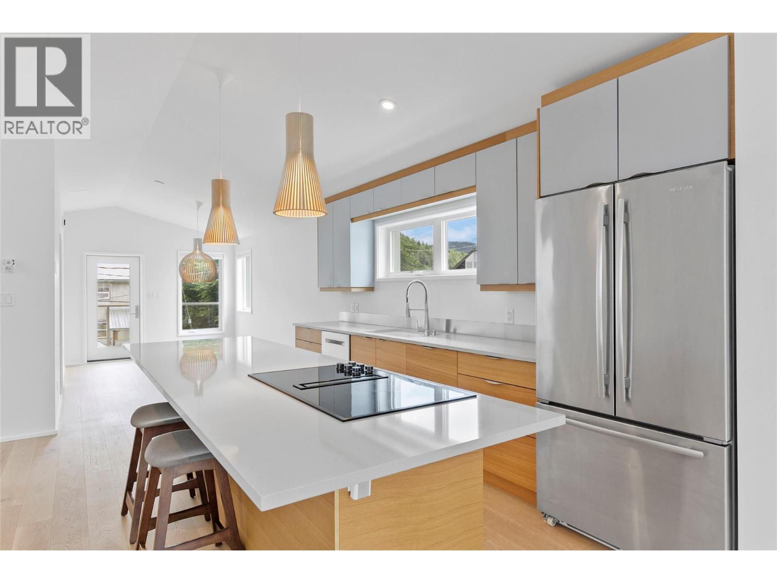 408 Fourth Street W - 10